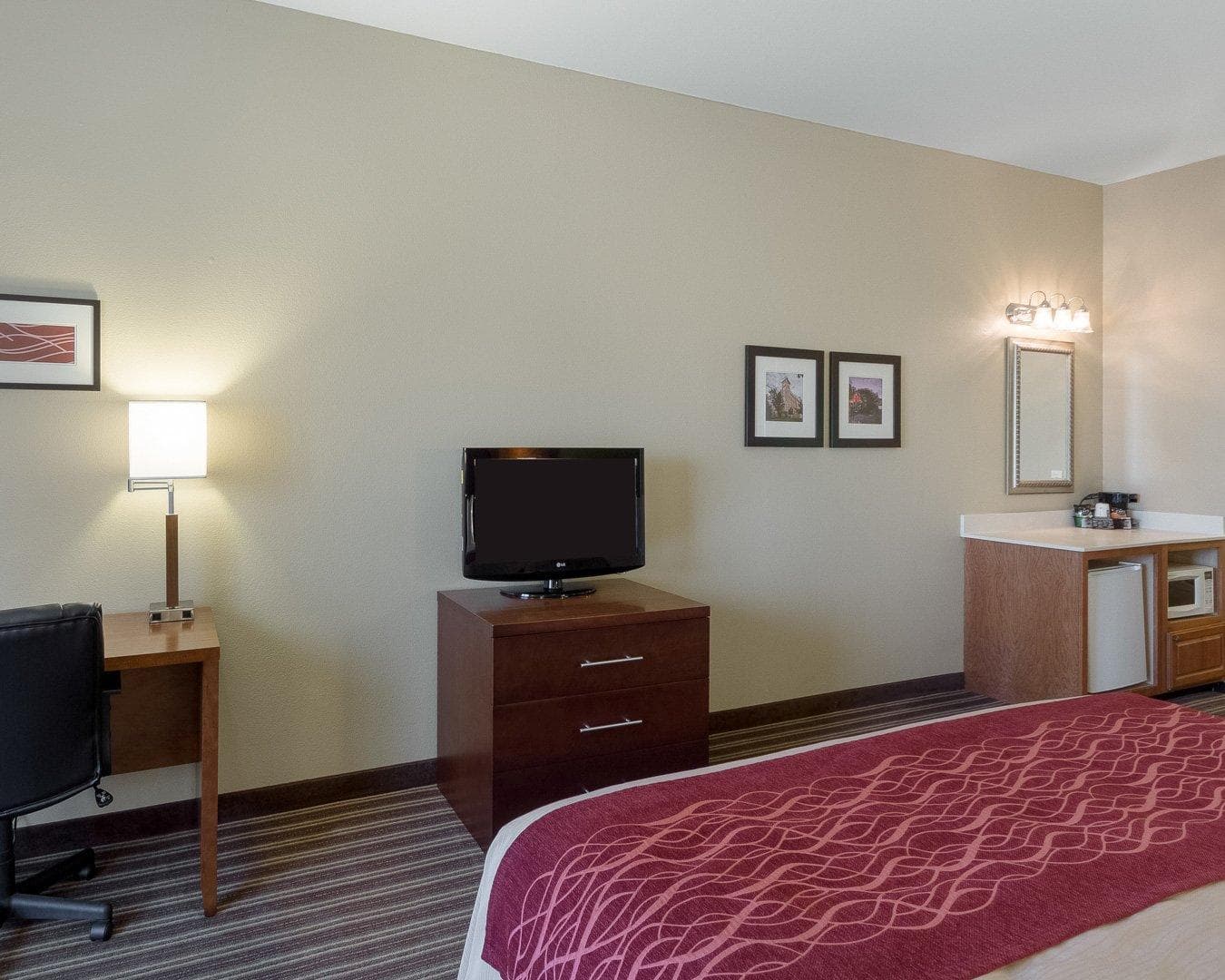 Comfort Inn & Suites Fayetteville-University Area — 35