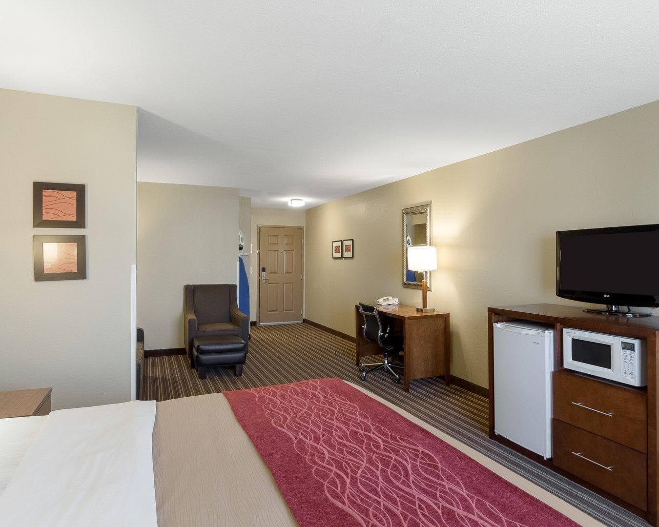 Comfort Inn & Suites Fayetteville-University Area — 25