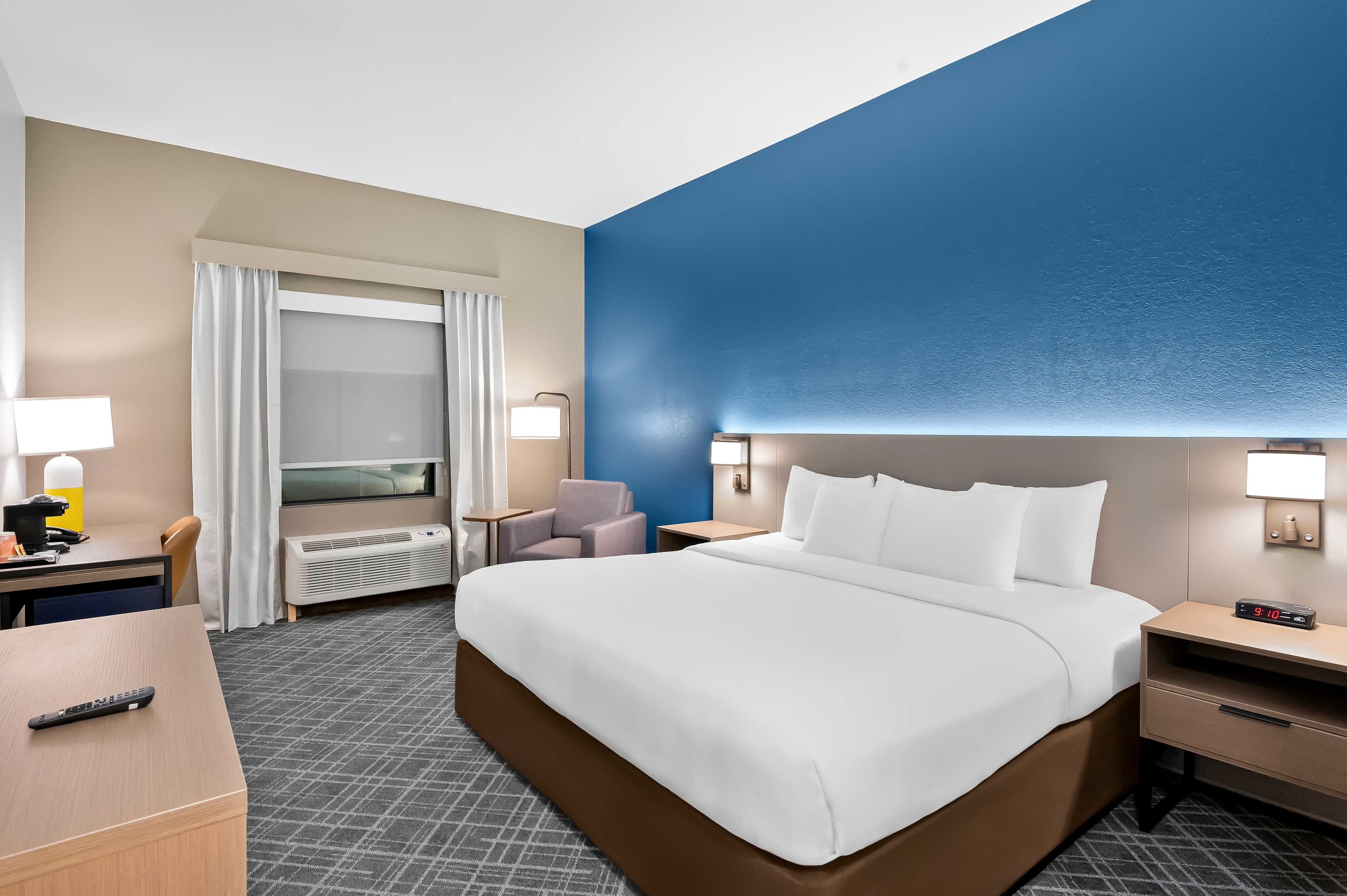 Comfort Inn & Suites Fort Smith I-540 - Image 4