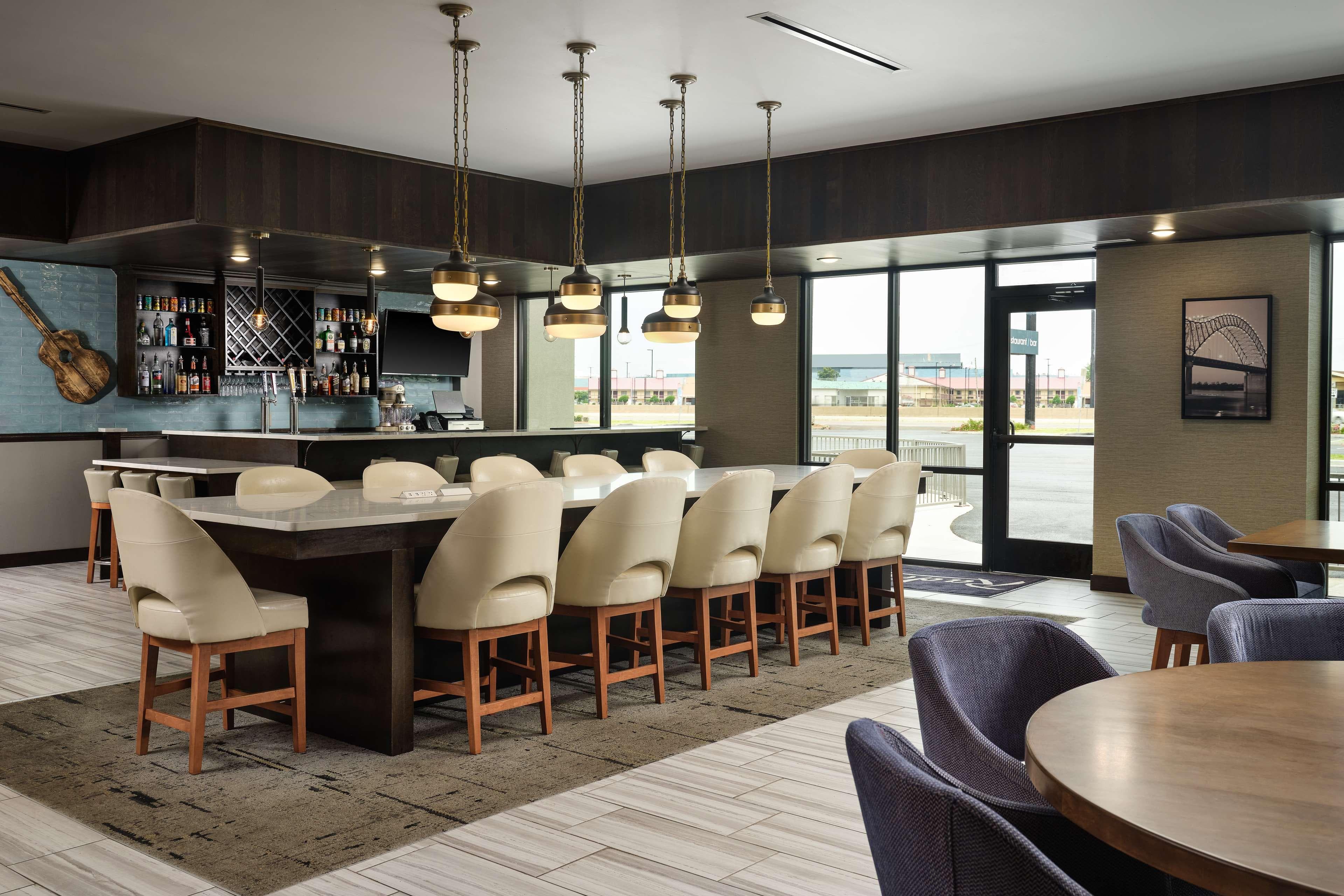 Radisson Hotel West Memphis - Image 1