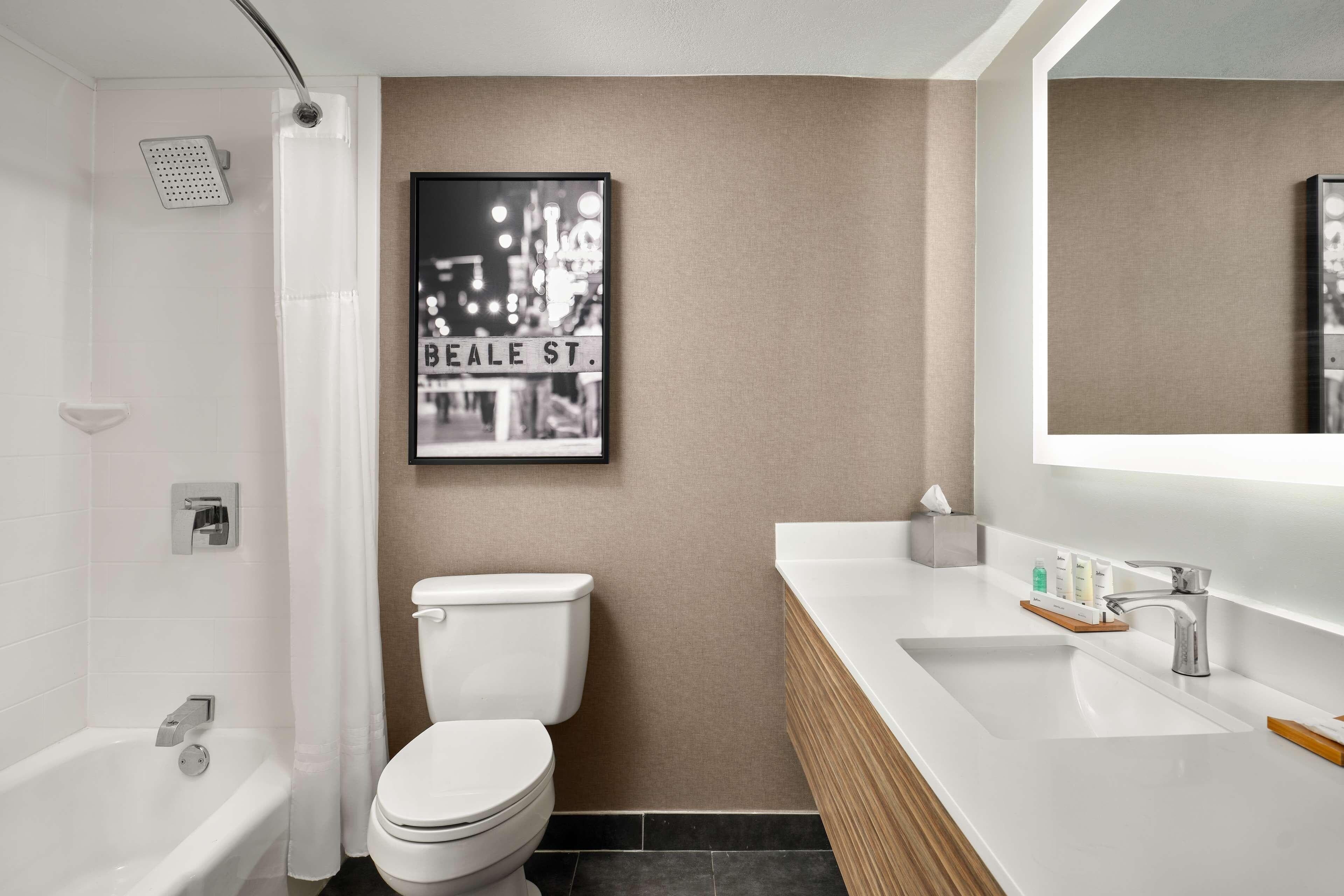 Radisson Hotel West Memphis — 6