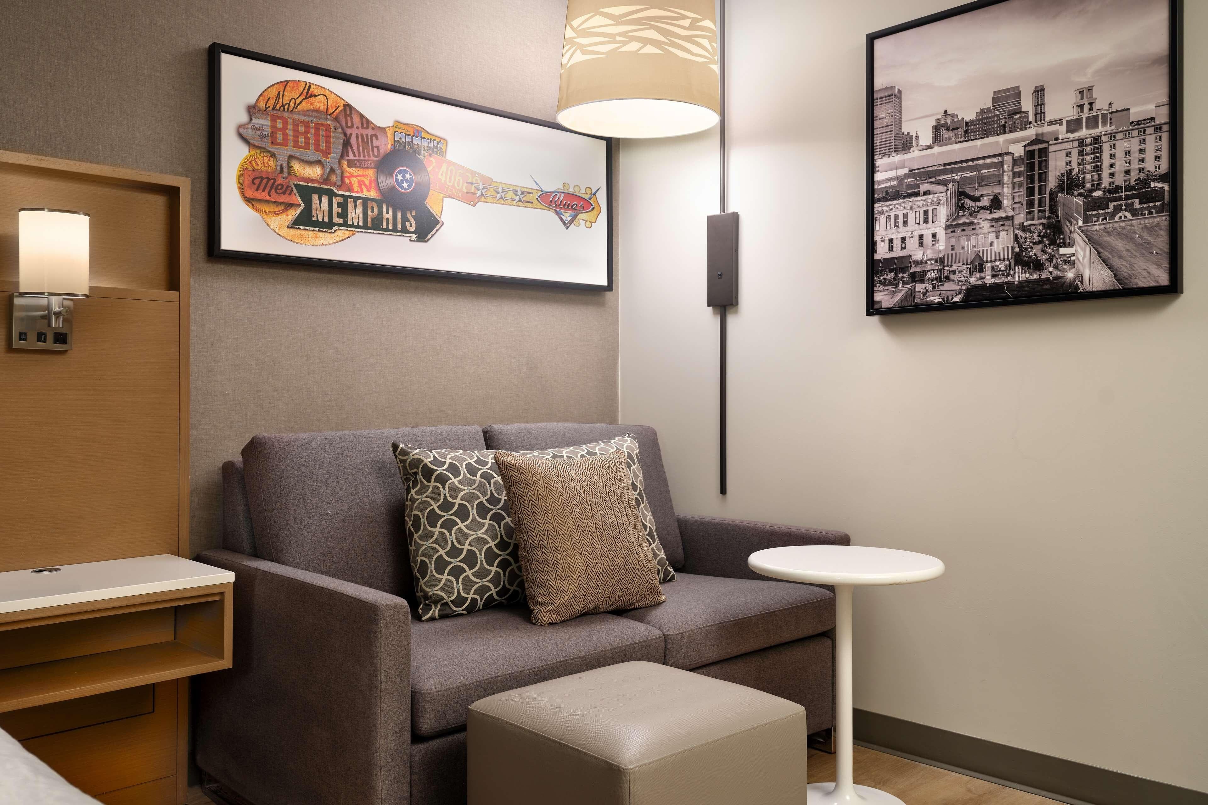 Radisson Hotel West Memphis - Image 3