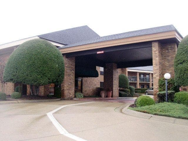 Quality Inn & Suites Searcy I-57 - Image 1