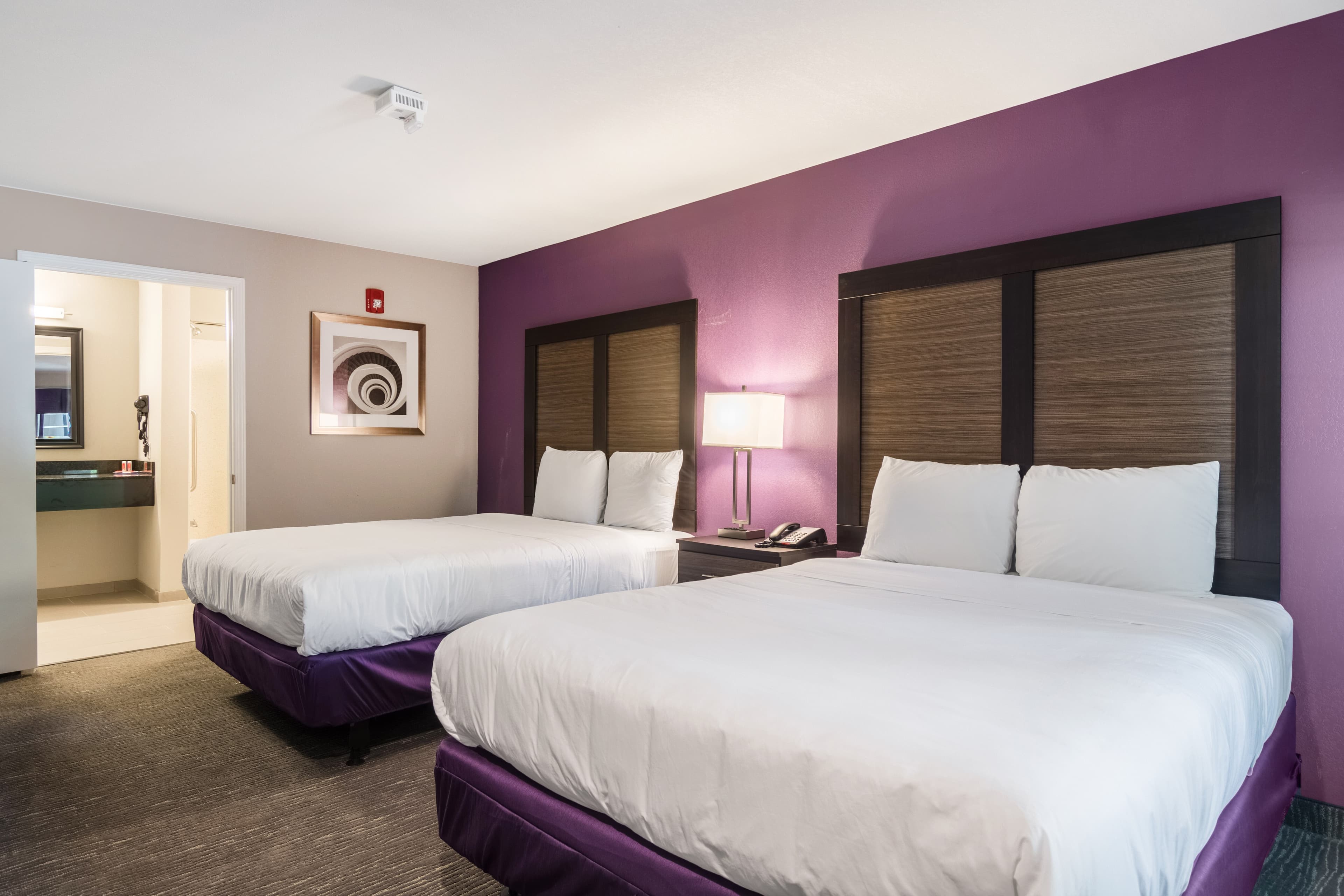 Econo Lodge Inn & Suites North Little Rock near Riverfront — 14