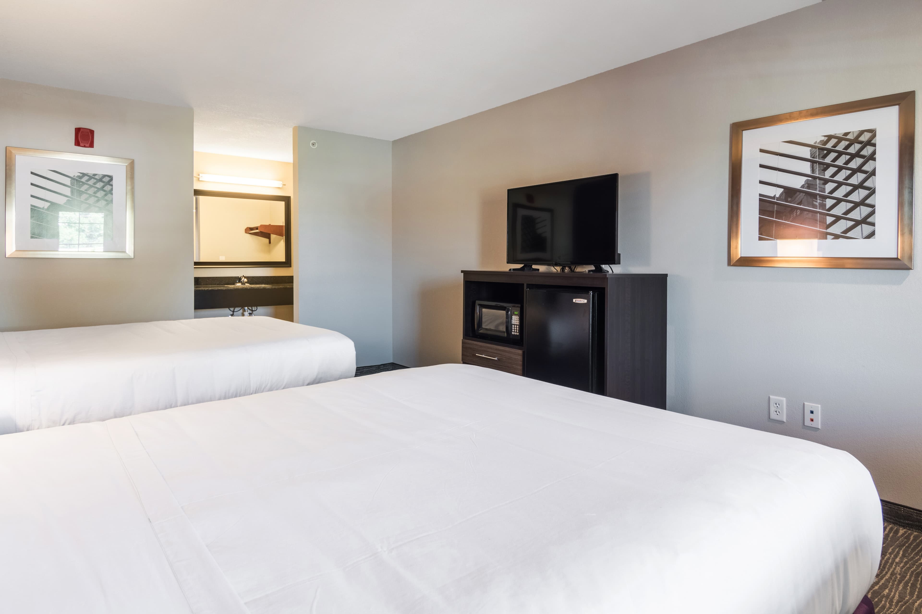 Econo Lodge Inn & Suites North Little Rock near Riverfront — 20