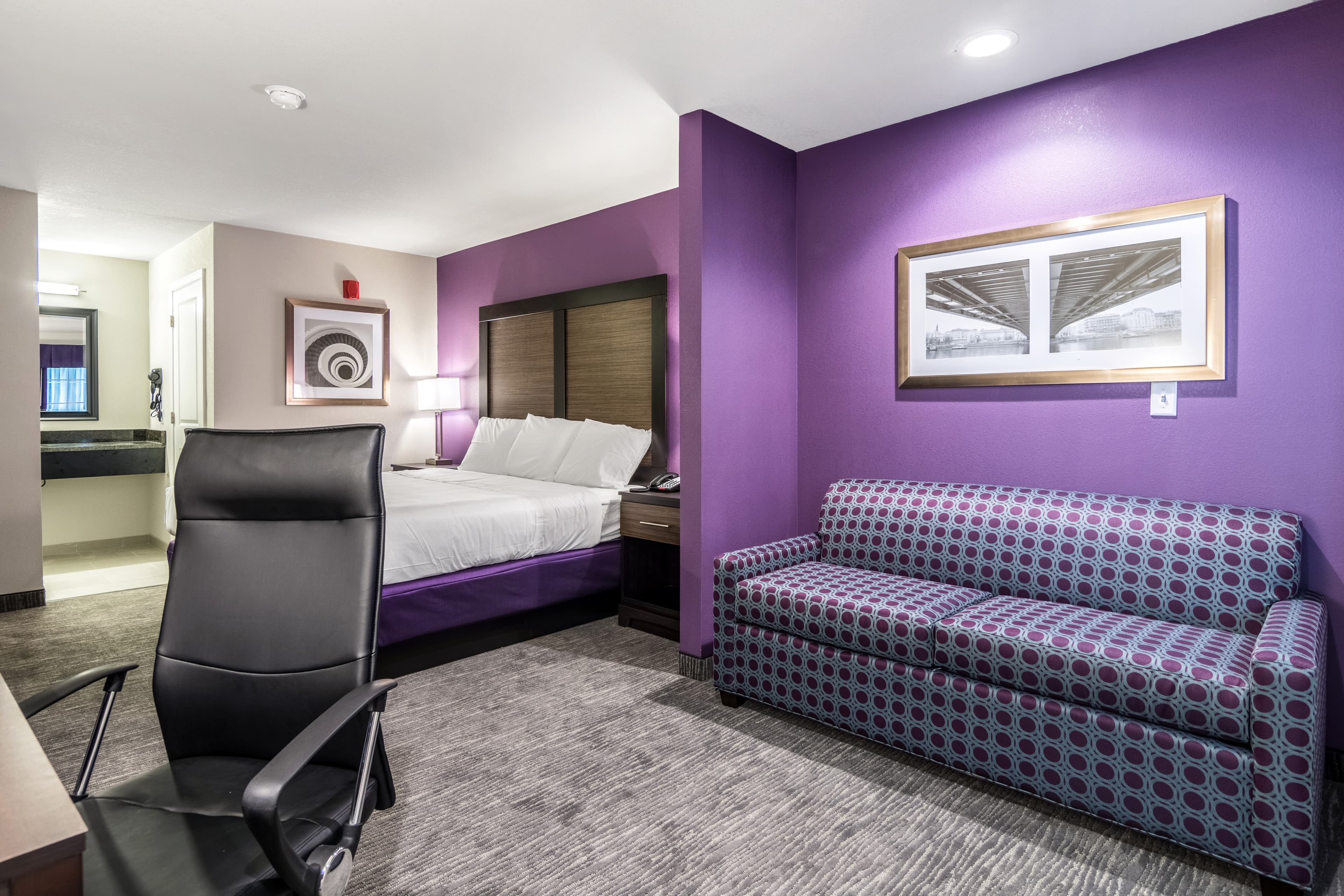 Econo Lodge Inn & Suites North Little Rock near Riverfront — 24