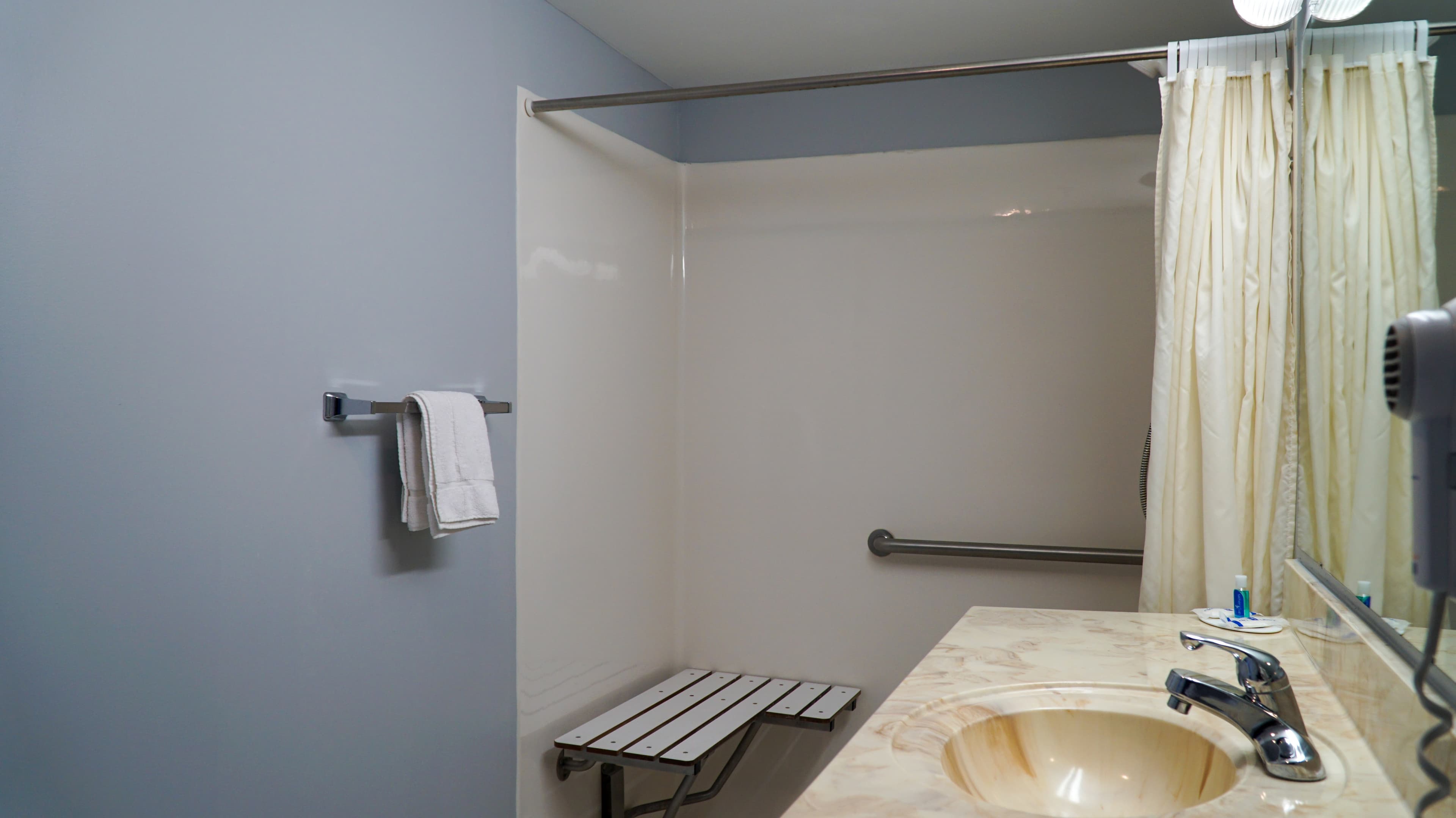 Rodeway Inn Beebe - Image 2