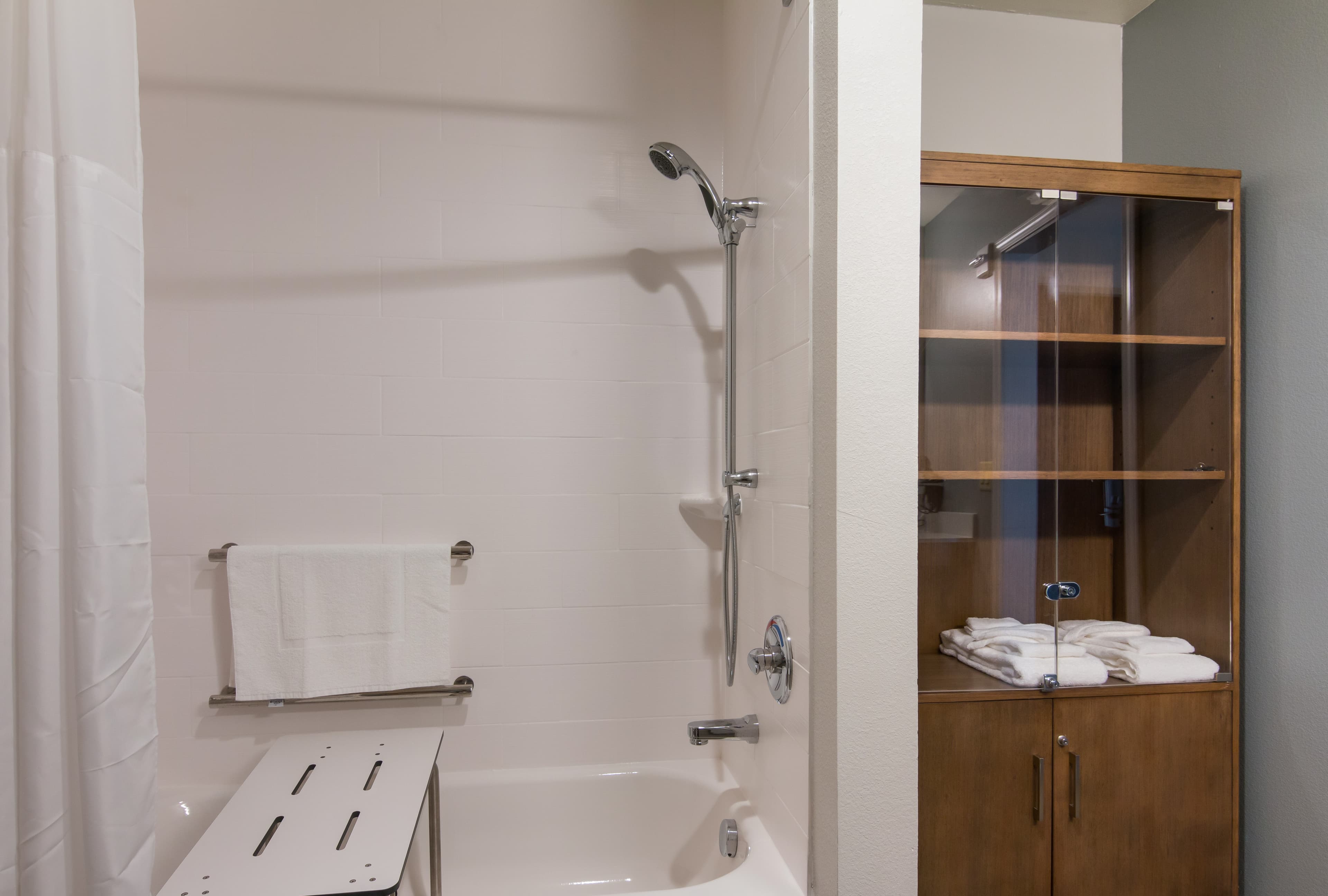 MainStay Suites East Camden — 7