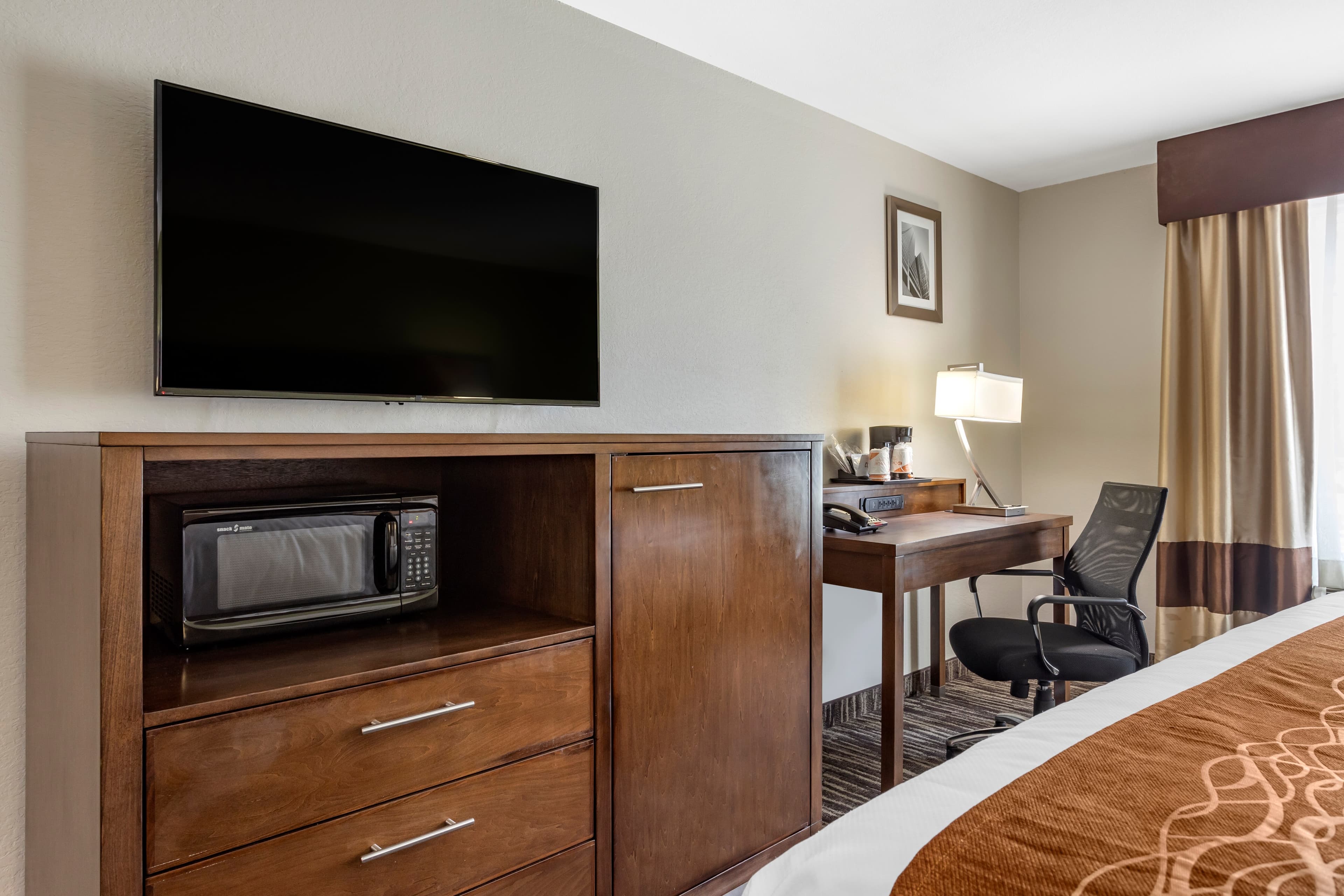 Comfort Inn & Suites North Little Rock JFK Blvd - Image 3