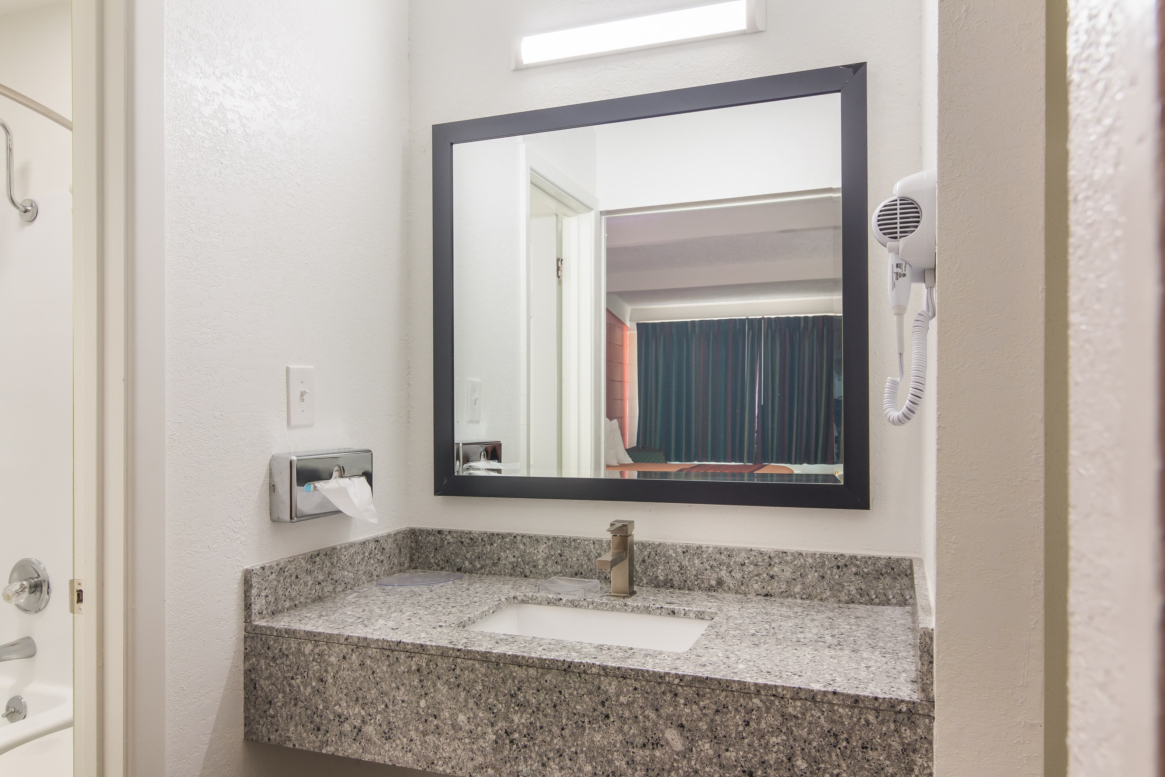 Rodeway Inn Nashville — 9