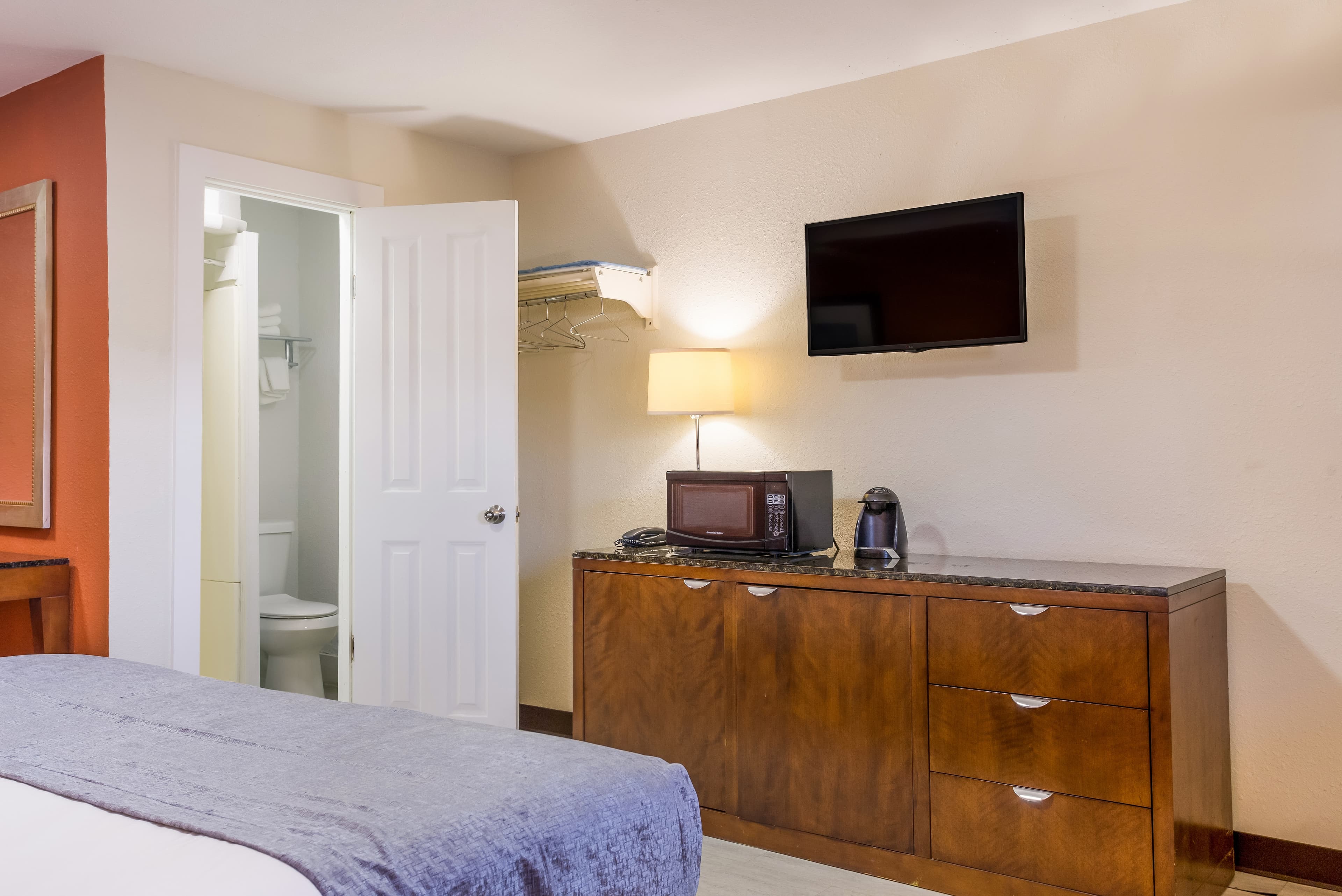 Rodeway Inn Berryville — 7