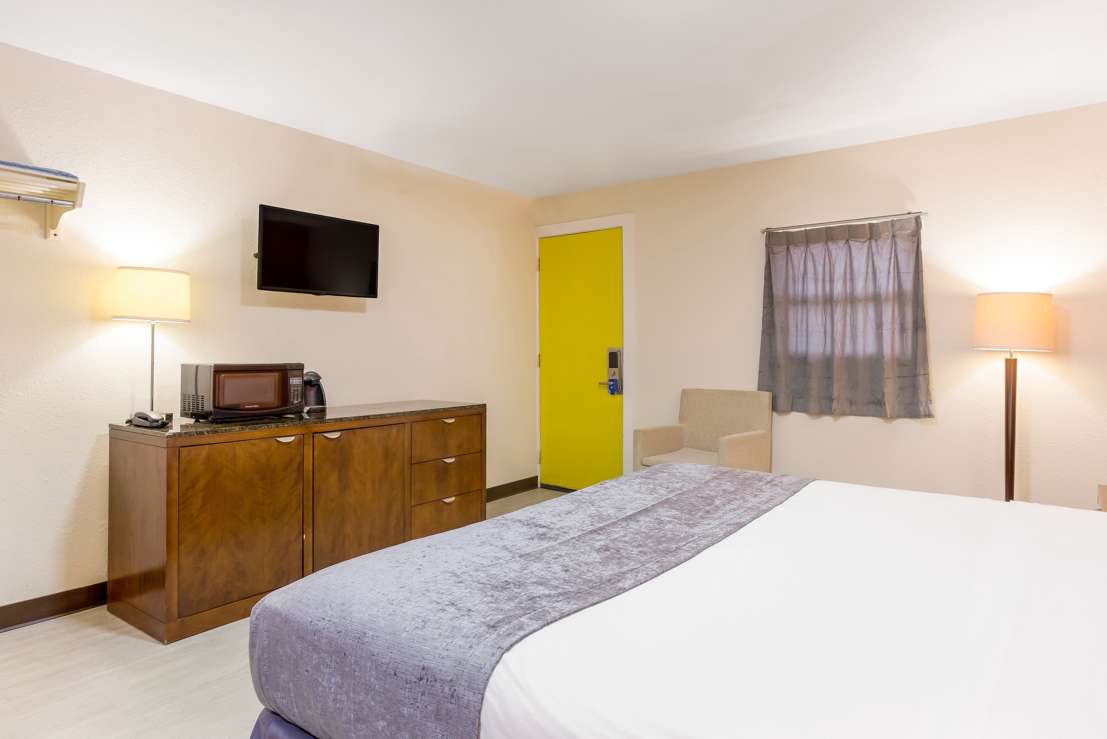 Rodeway Inn Berryville — 9