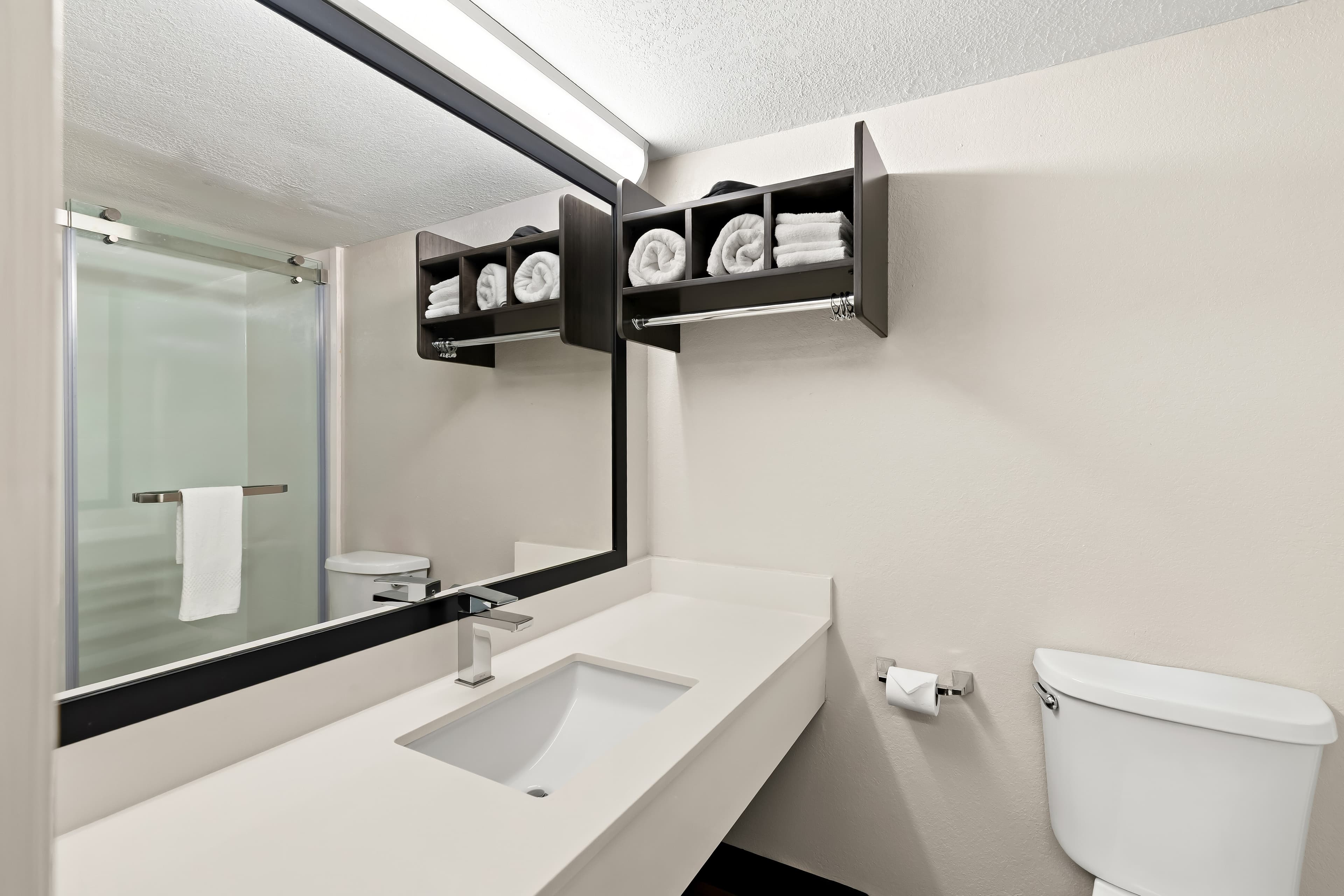 Quality Inn & Suites Dumas — 9