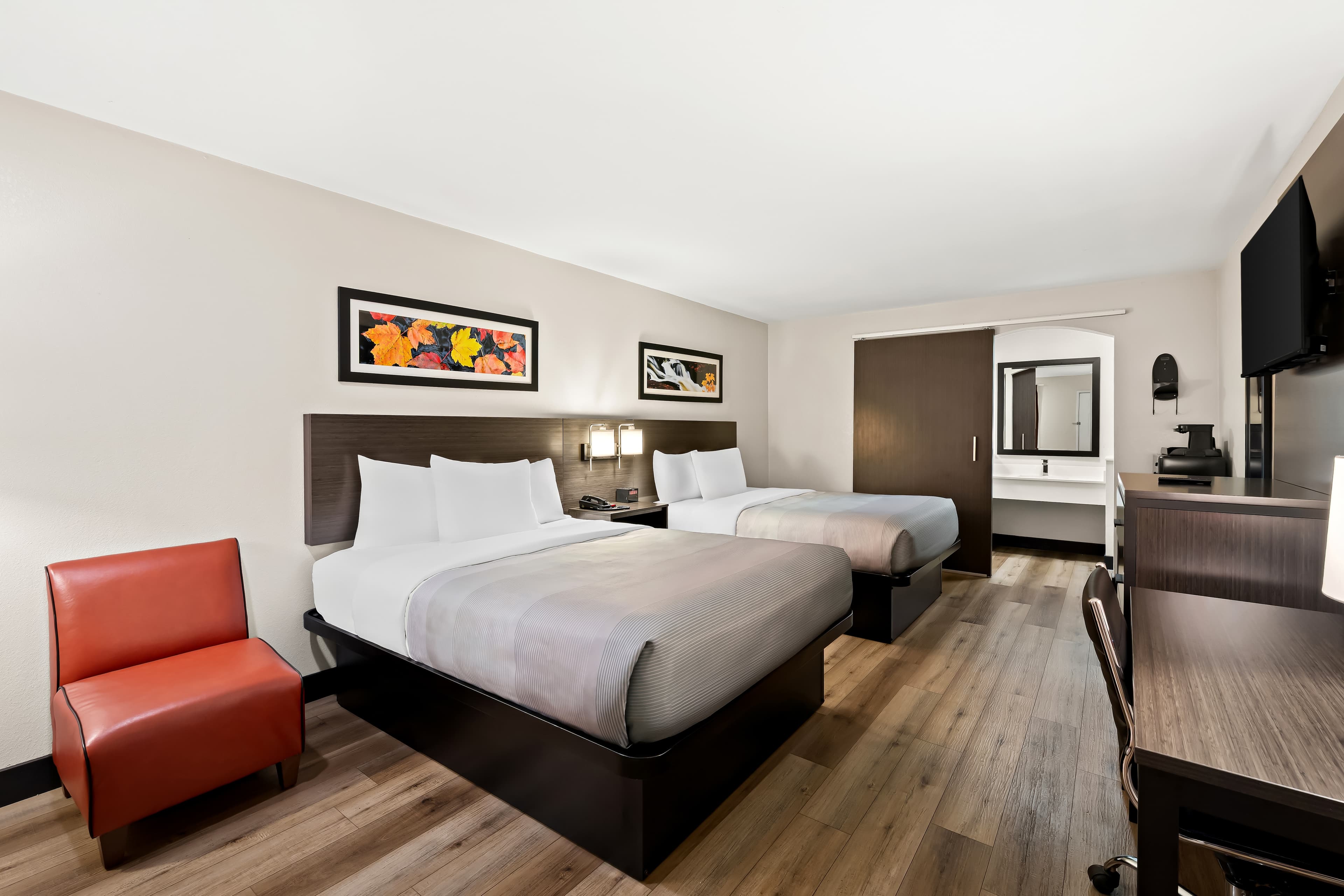 Quality Inn & Suites Dumas - Image 2
