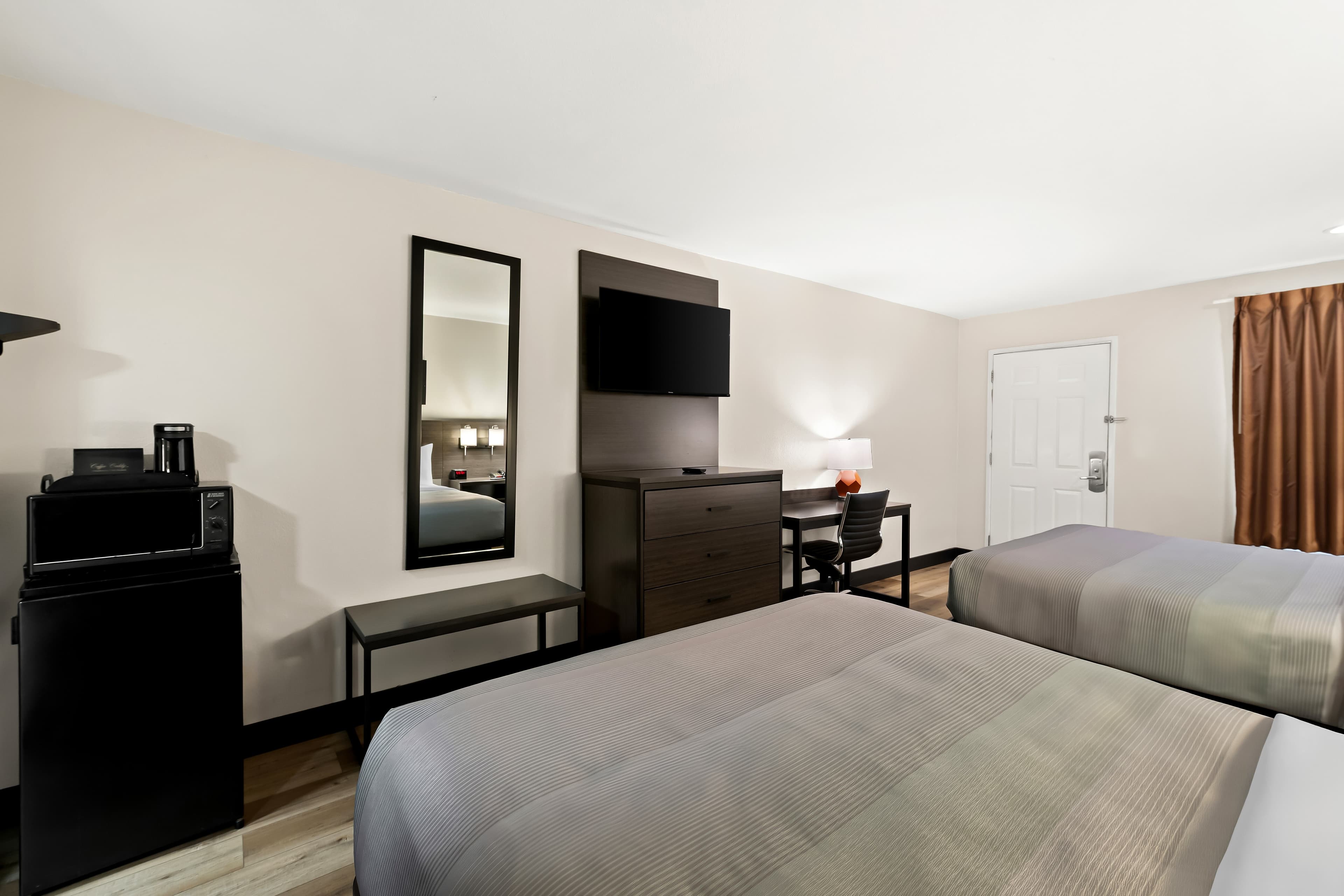 Quality Inn & Suites Dumas - Image 4