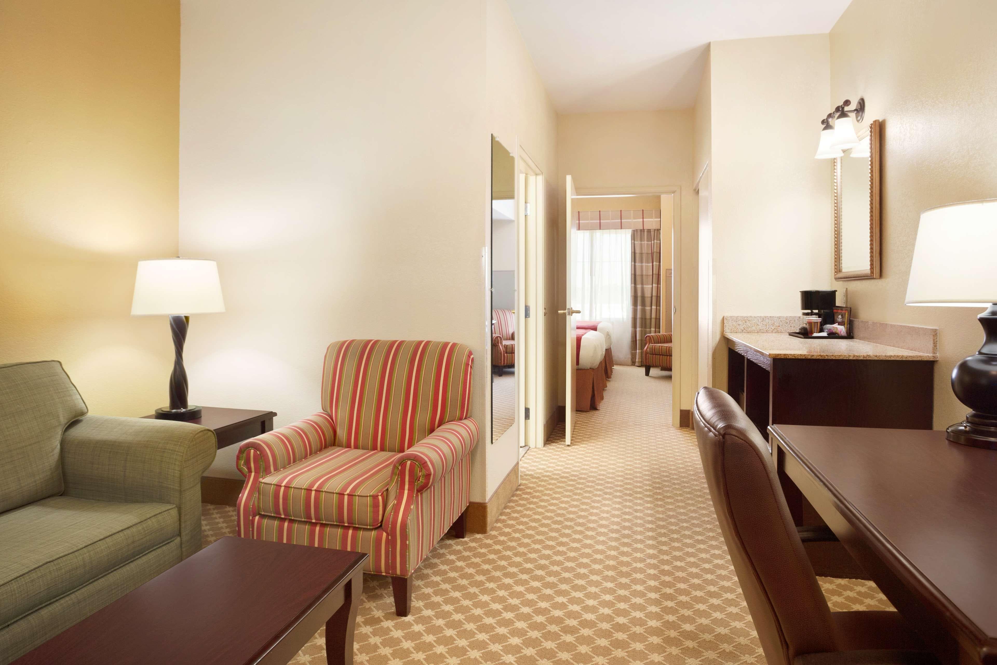 Country Inn & Suites by Radisson, Conway, AR — 11
