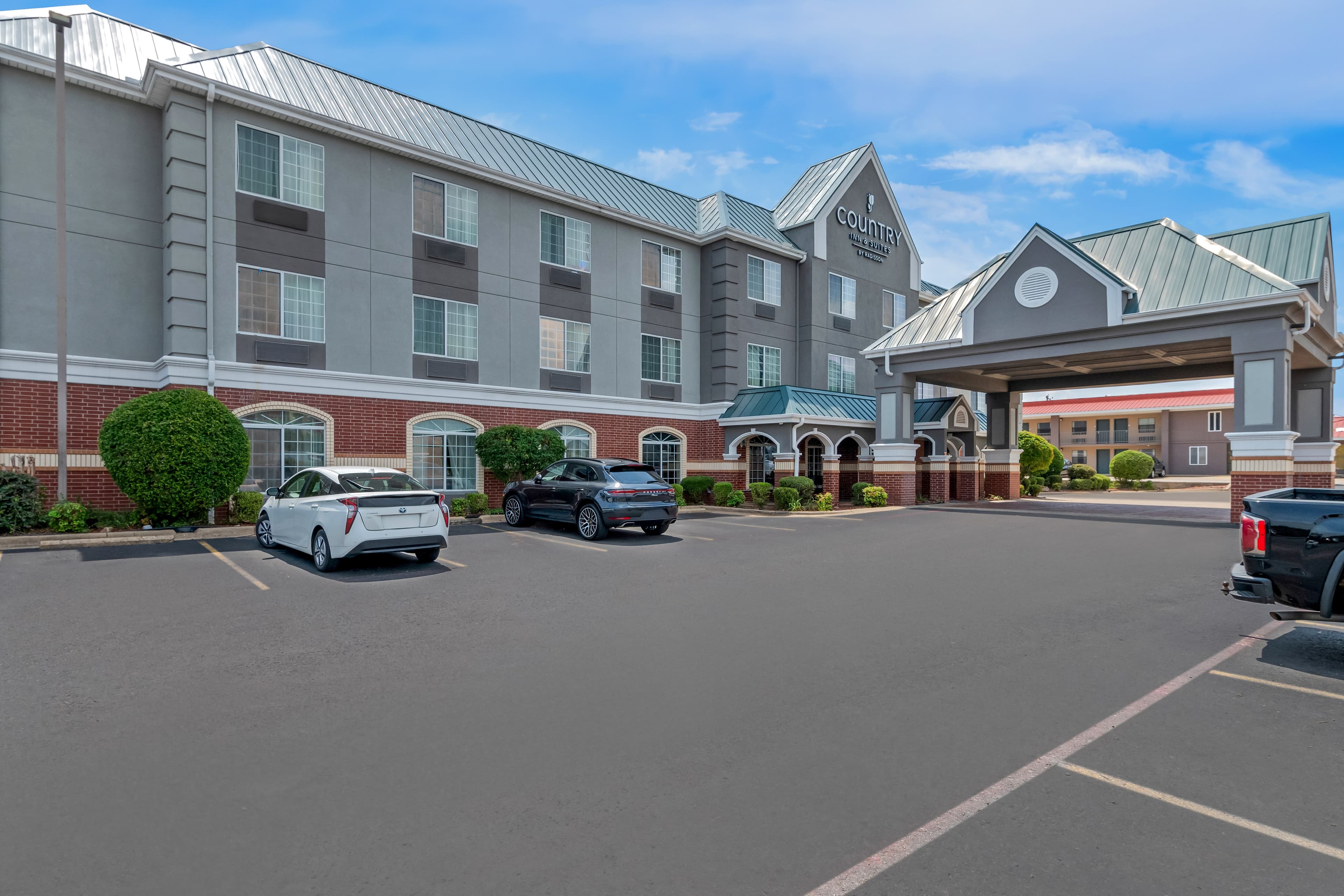 Country Inn & Suites by Radisson, Hot Springs, AR - Image 1