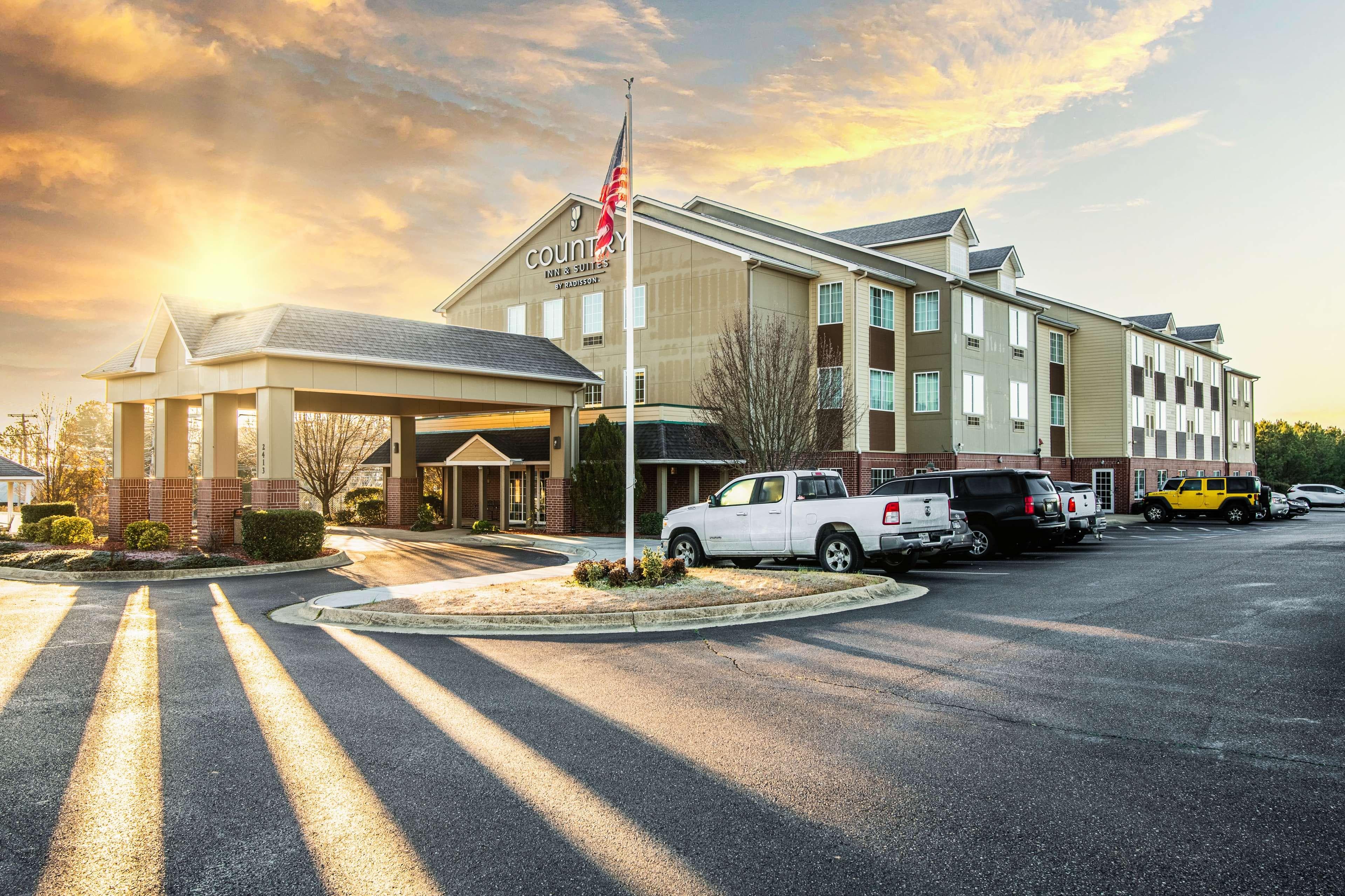 Country Inn & Suites by Radisson, El Dorado, AR - Image 1