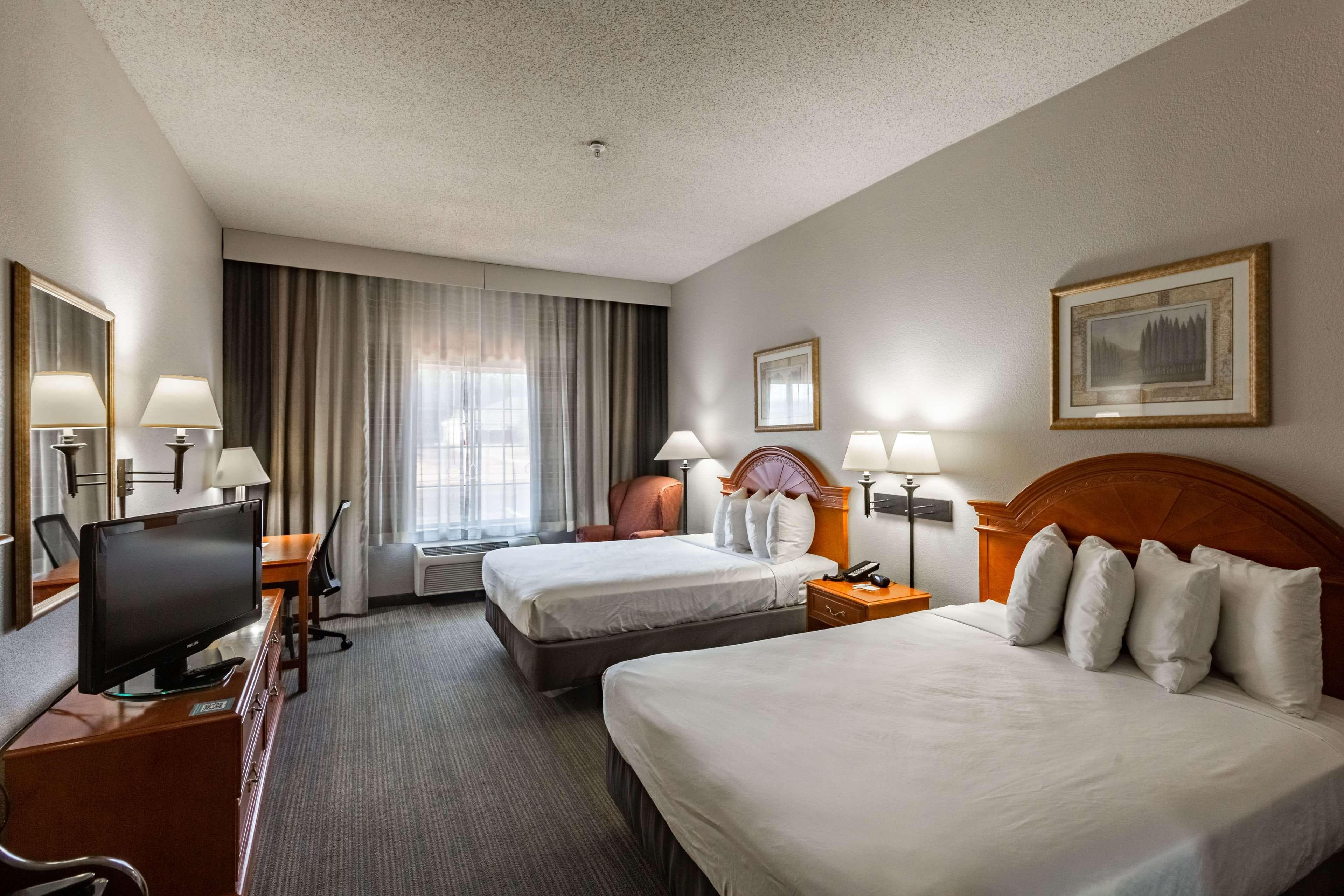 Country Inn & Suites by Radisson, El Dorado, AR — 7