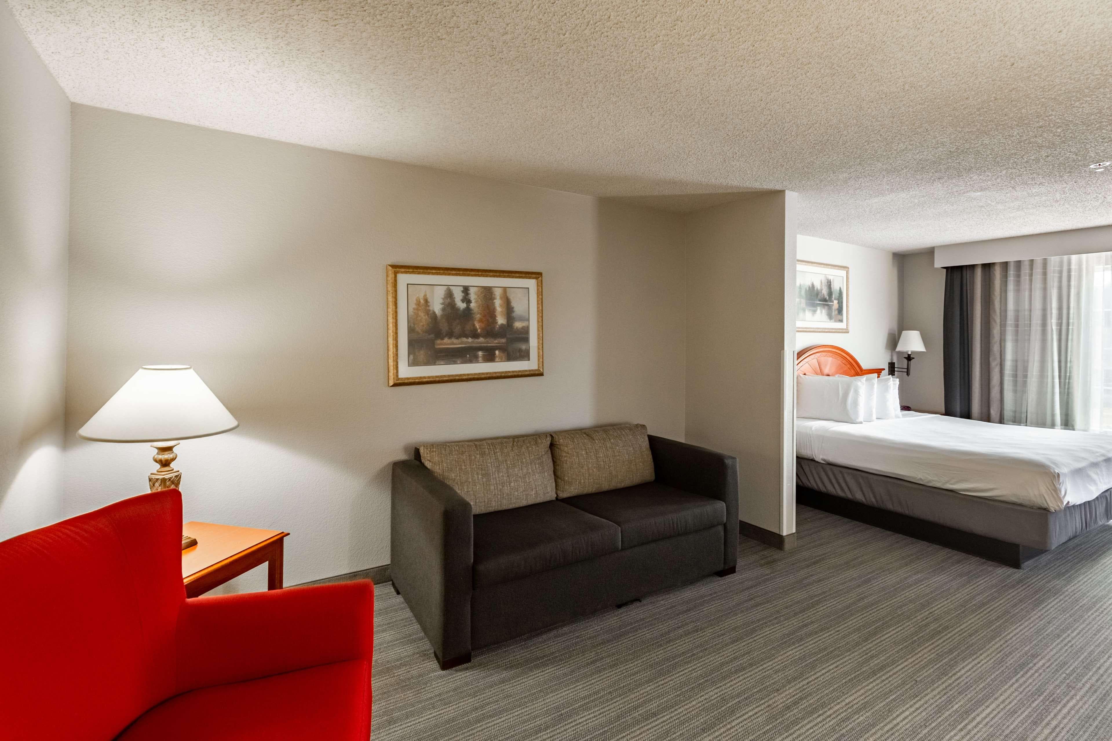 Country Inn & Suites by Radisson, El Dorado, AR - Image 5