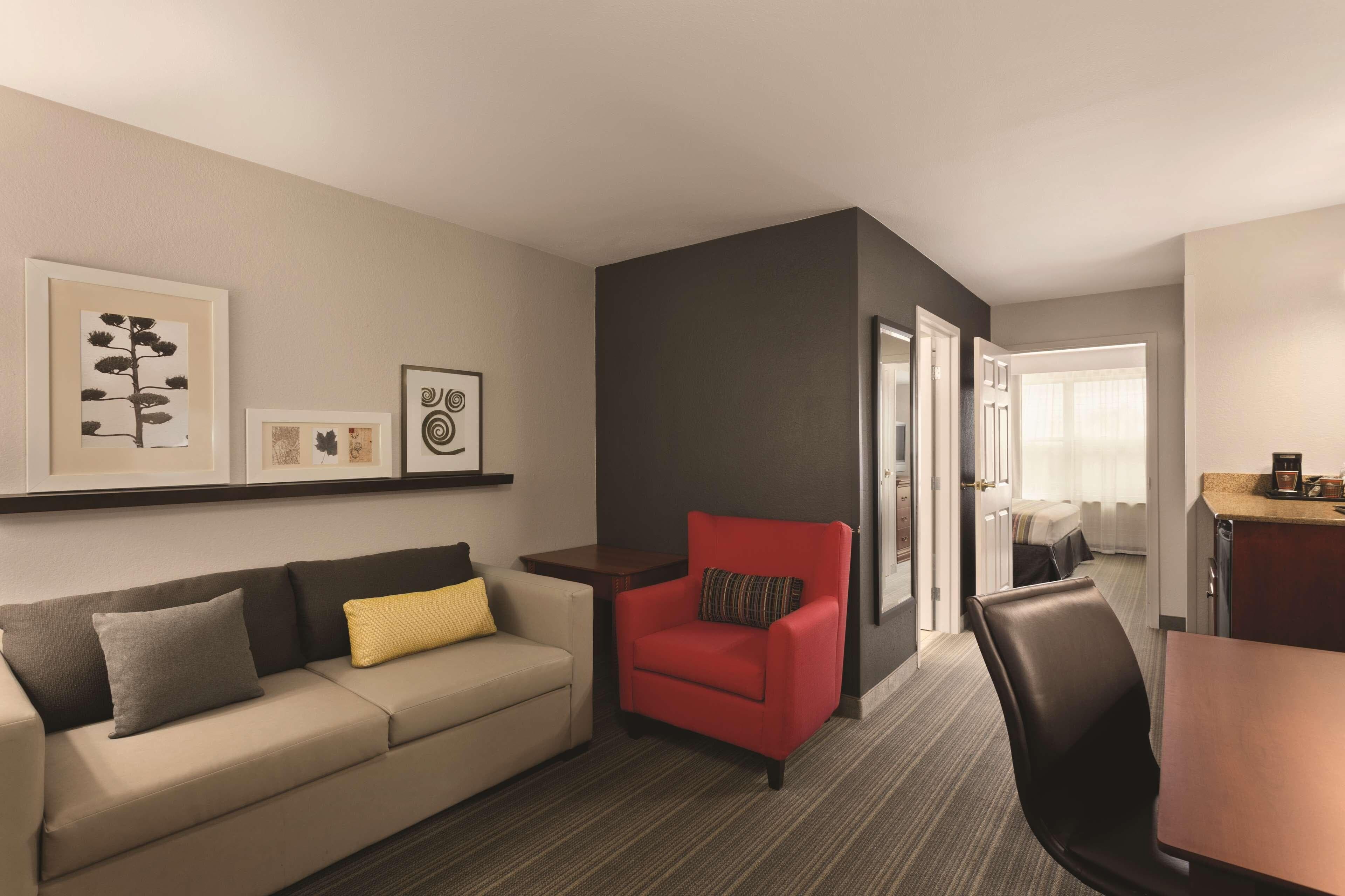 Country Inn & Suites by Radisson, Bentonville South - Rogers, AR - Image 4