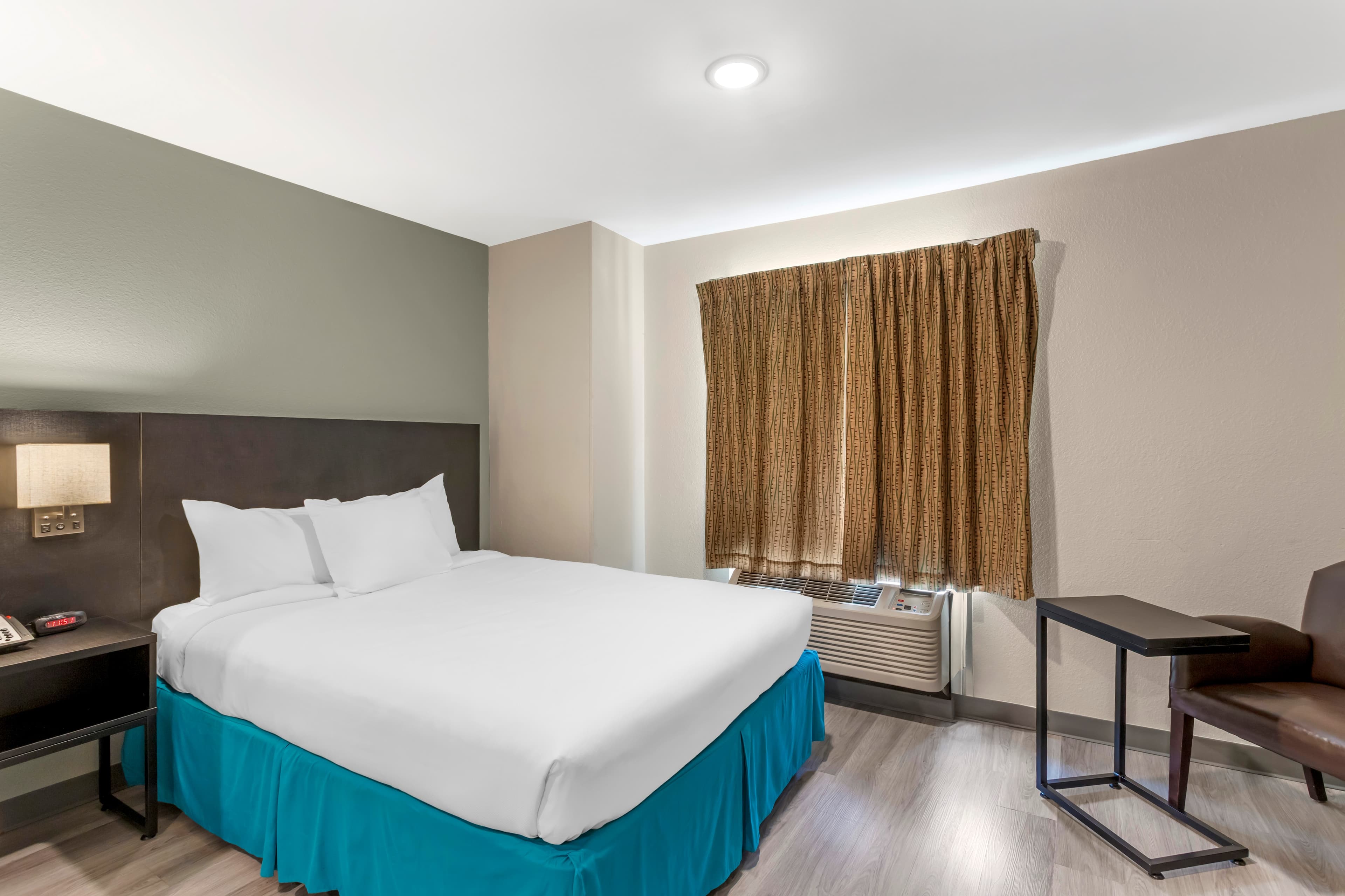 MainStay Suites Little Rock West Near Medical Centers - Image 2