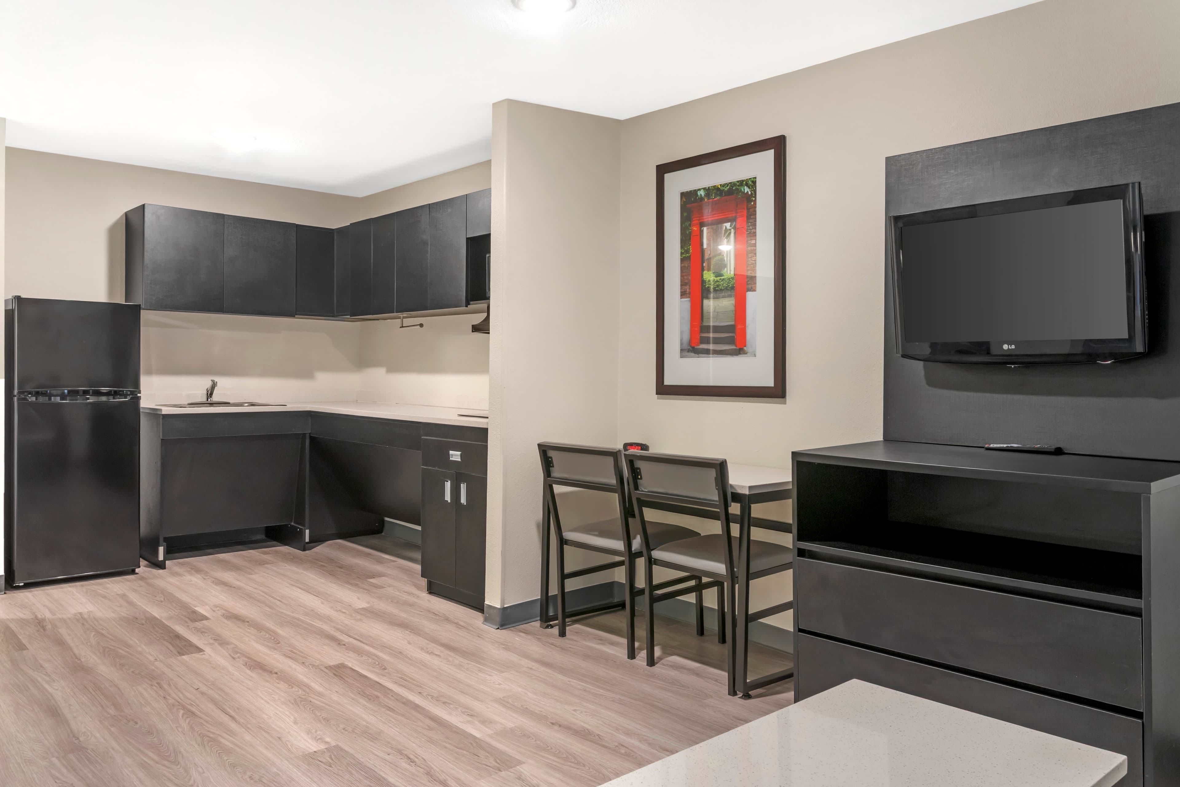 MainStay Suites Little Rock West Near Medical Centers - Image 1