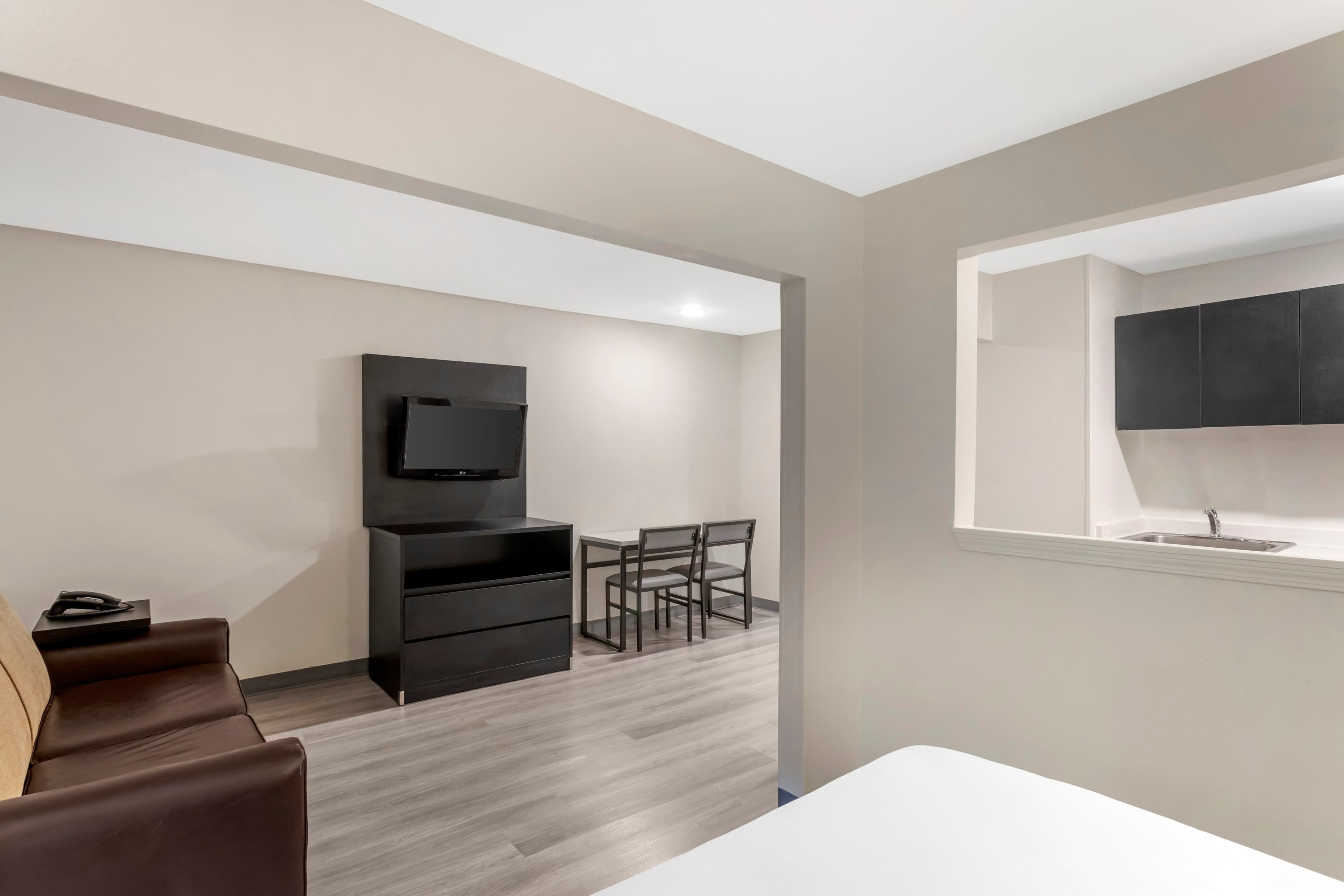 MainStay Suites Little Rock West Near Medical Centers — 12