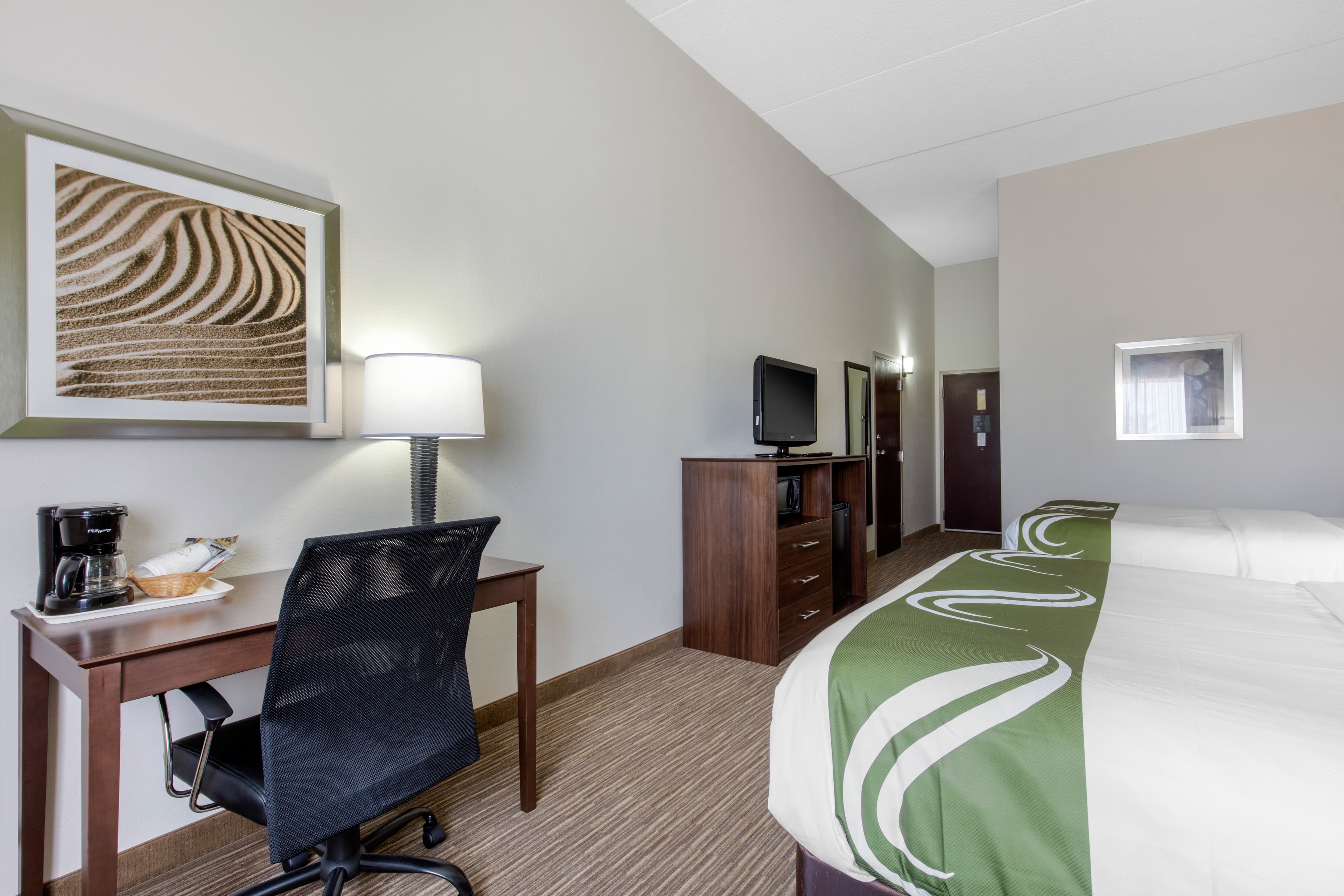 Quality Inn & Suites Mountain Home North - Image 3