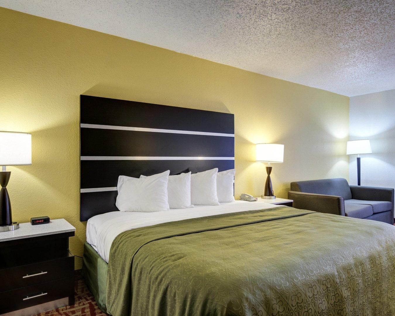 Quality Inn Fort Smith I-540 - Image 5