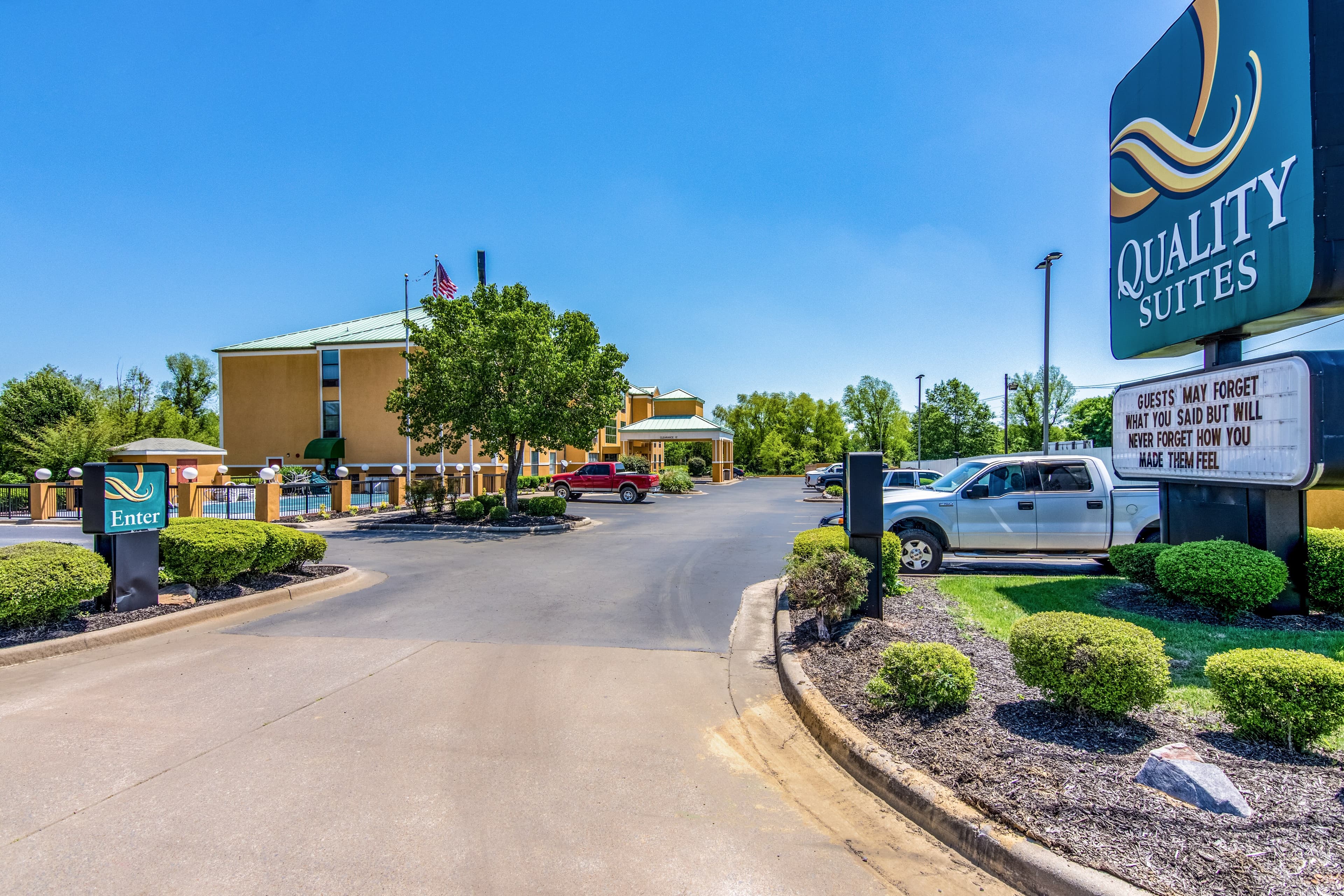 Quality Suites Maumelle - Little Rock Northwest - Image 1