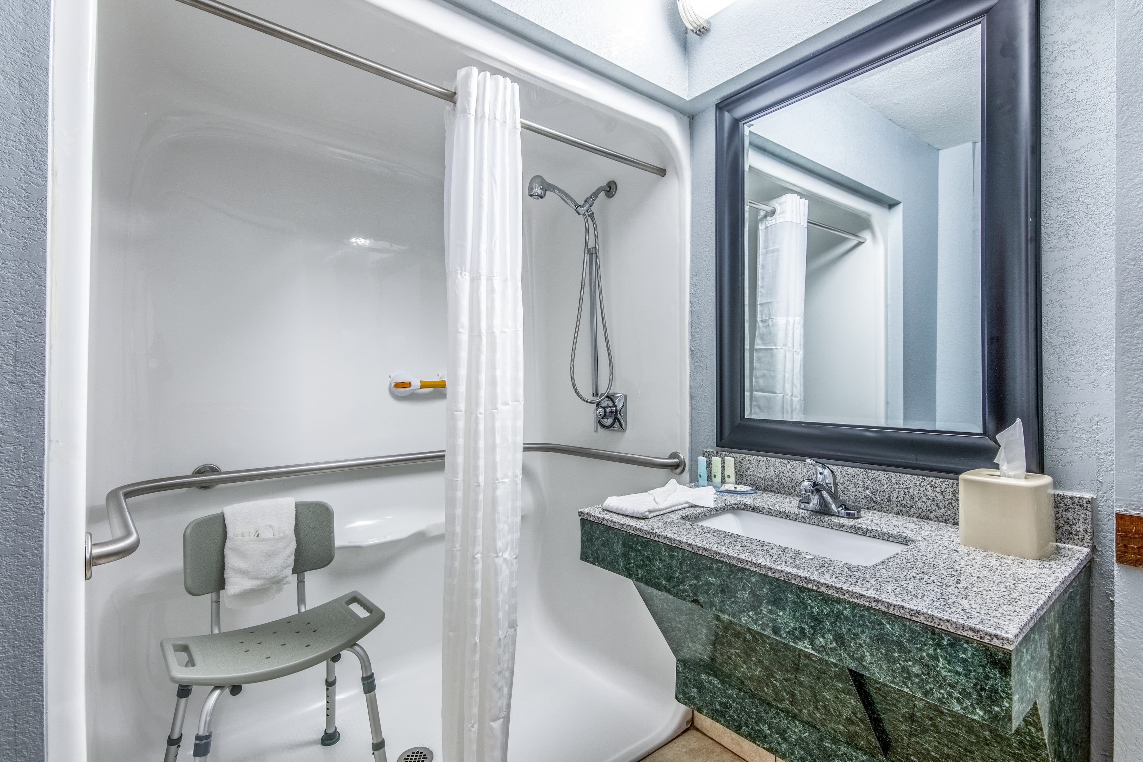Quality Suites Maumelle - Little Rock Northwest - Image 4