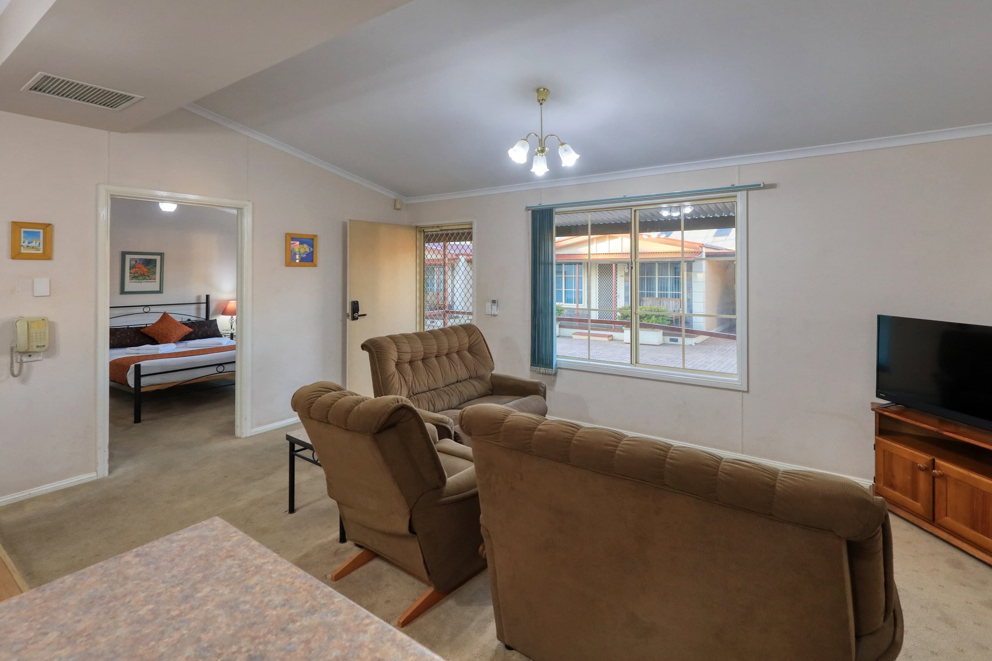 Comfort Inn Crystal - Image 2