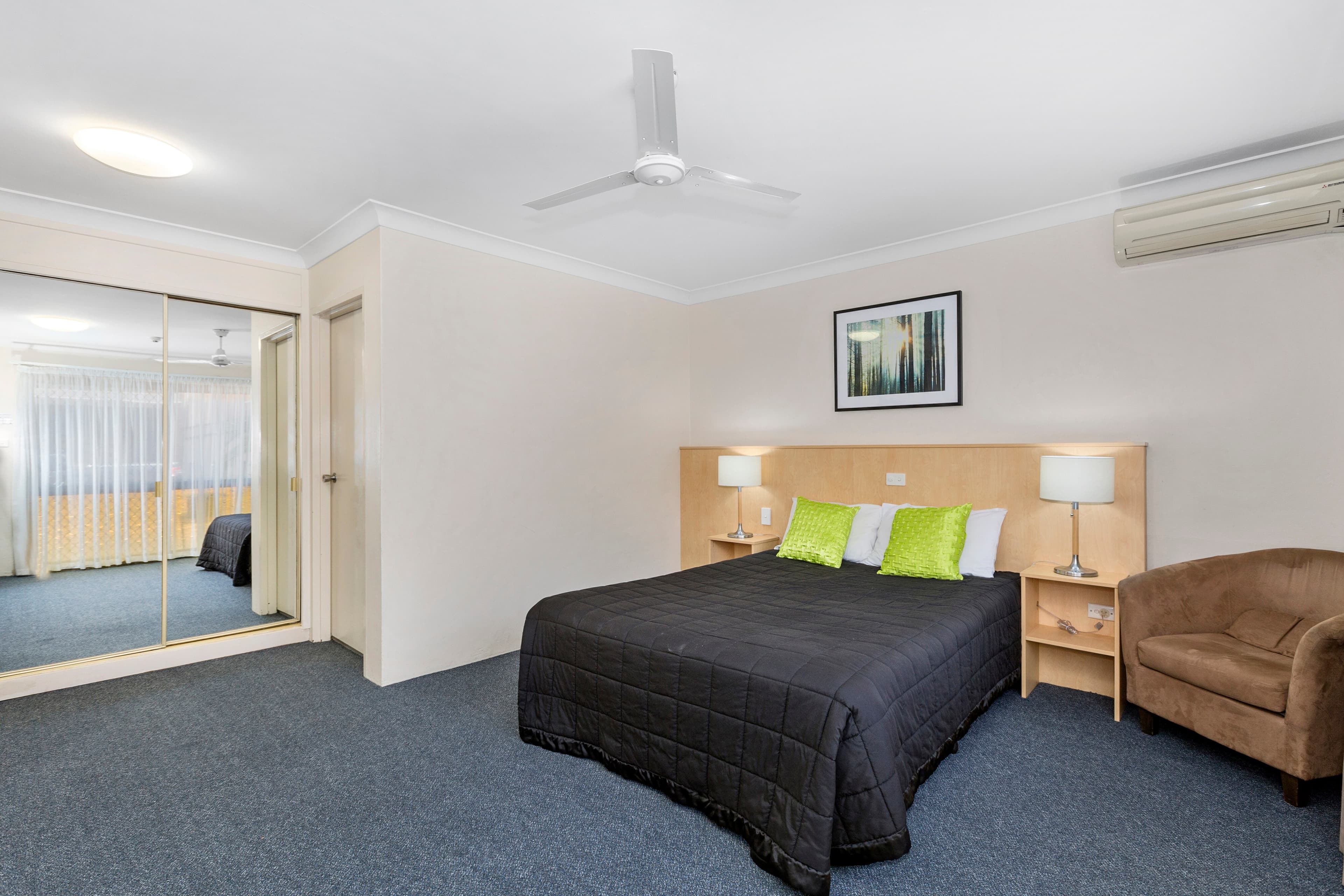 Comfort Inn Centrepoint - Image 4