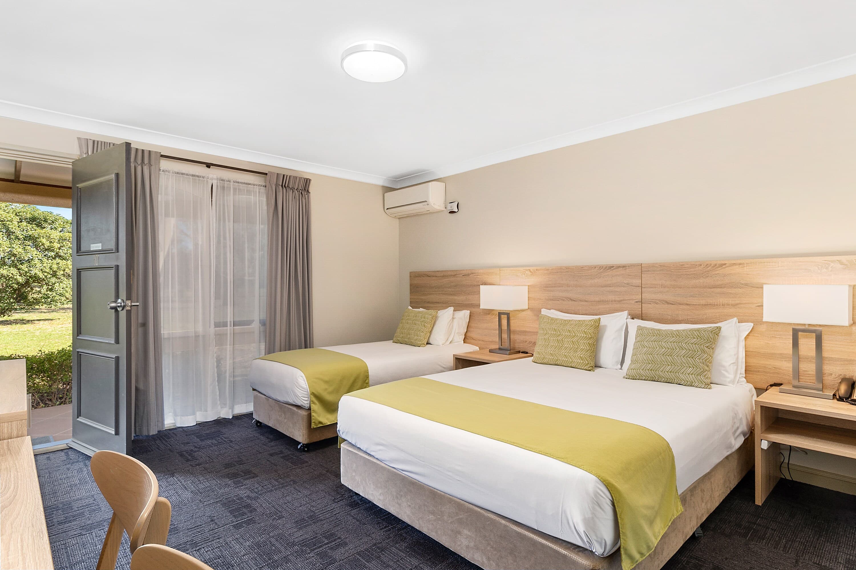 Quality Inn Carriage House - Image 5