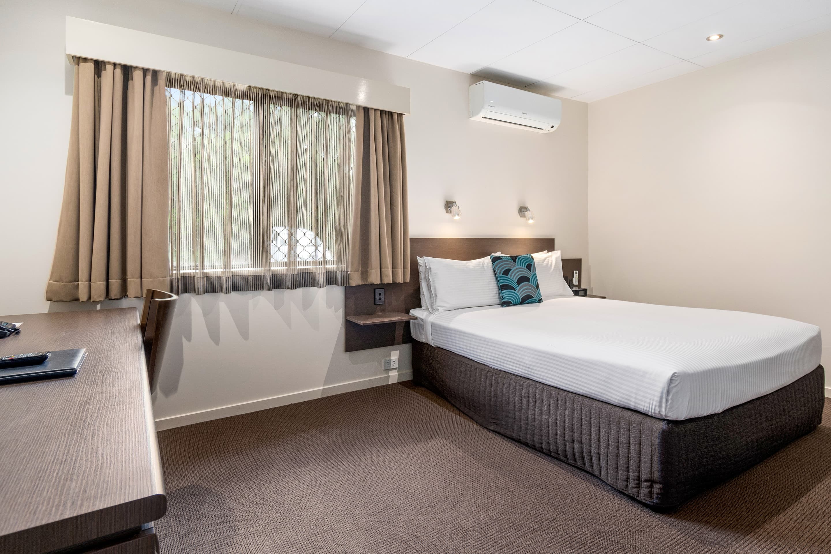 Quality Hotel Robertson Gardens - Image 3