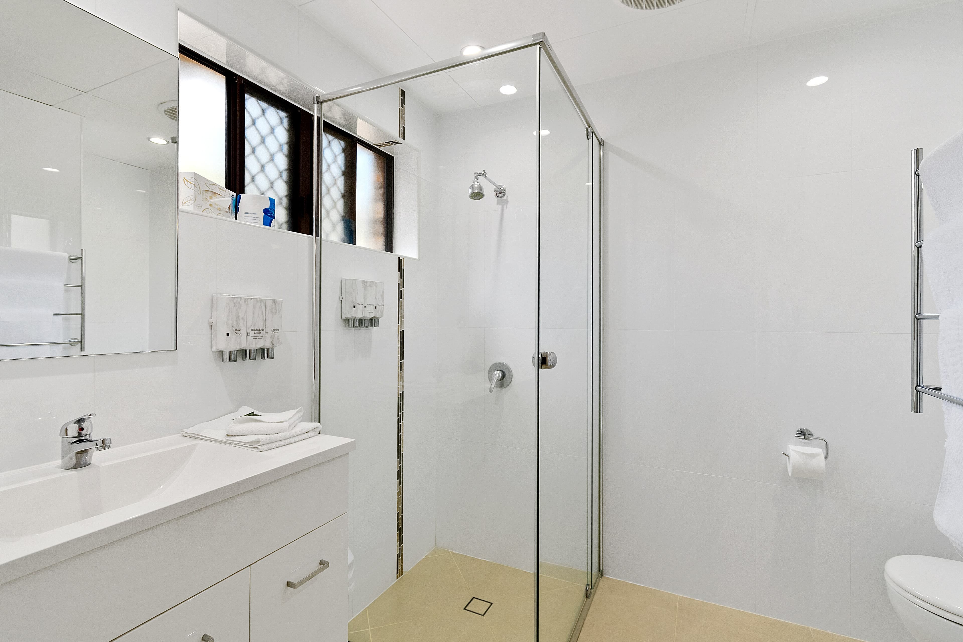 Quality Hotel Robertson Gardens — 12