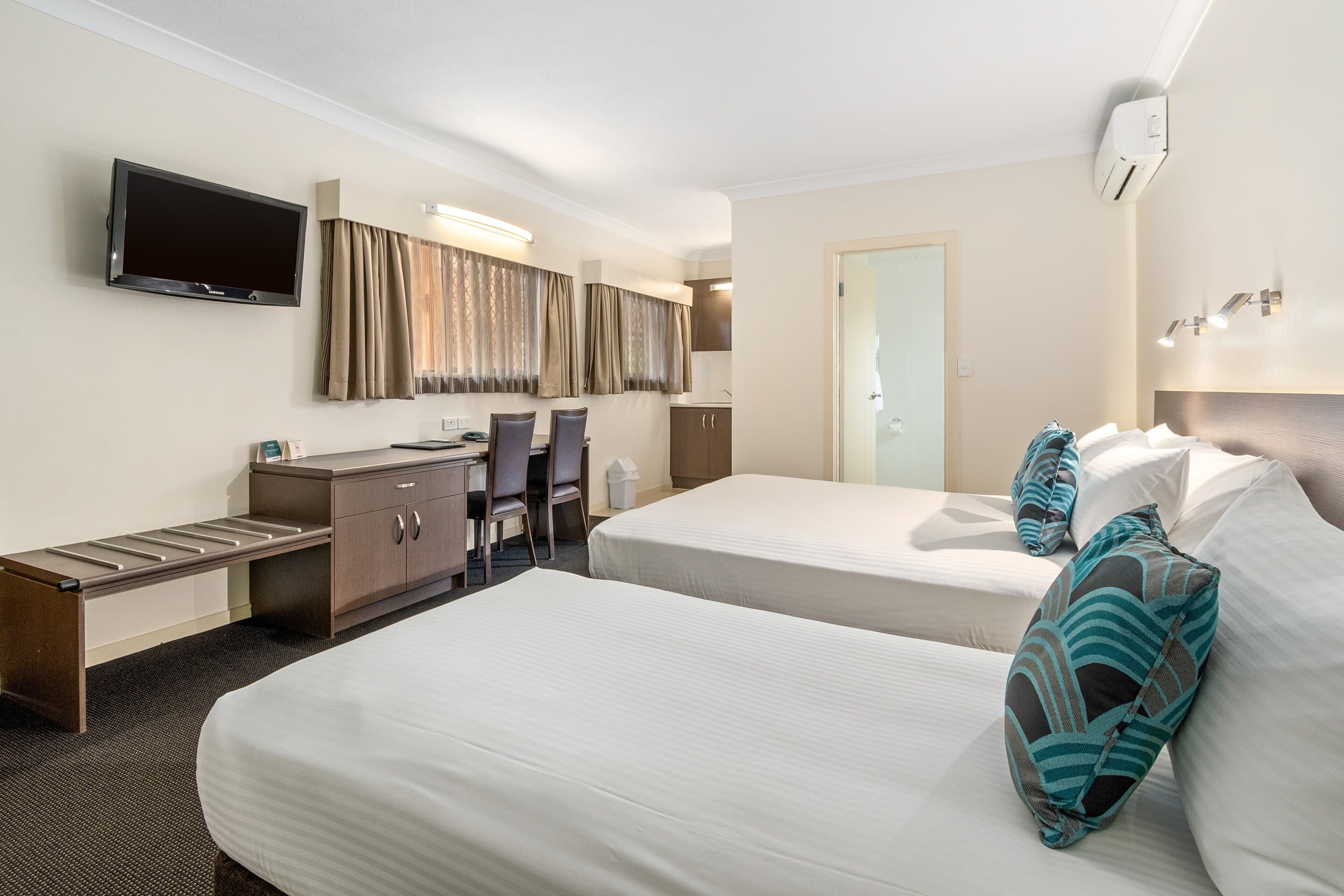 Quality Hotel Robertson Gardens — 16