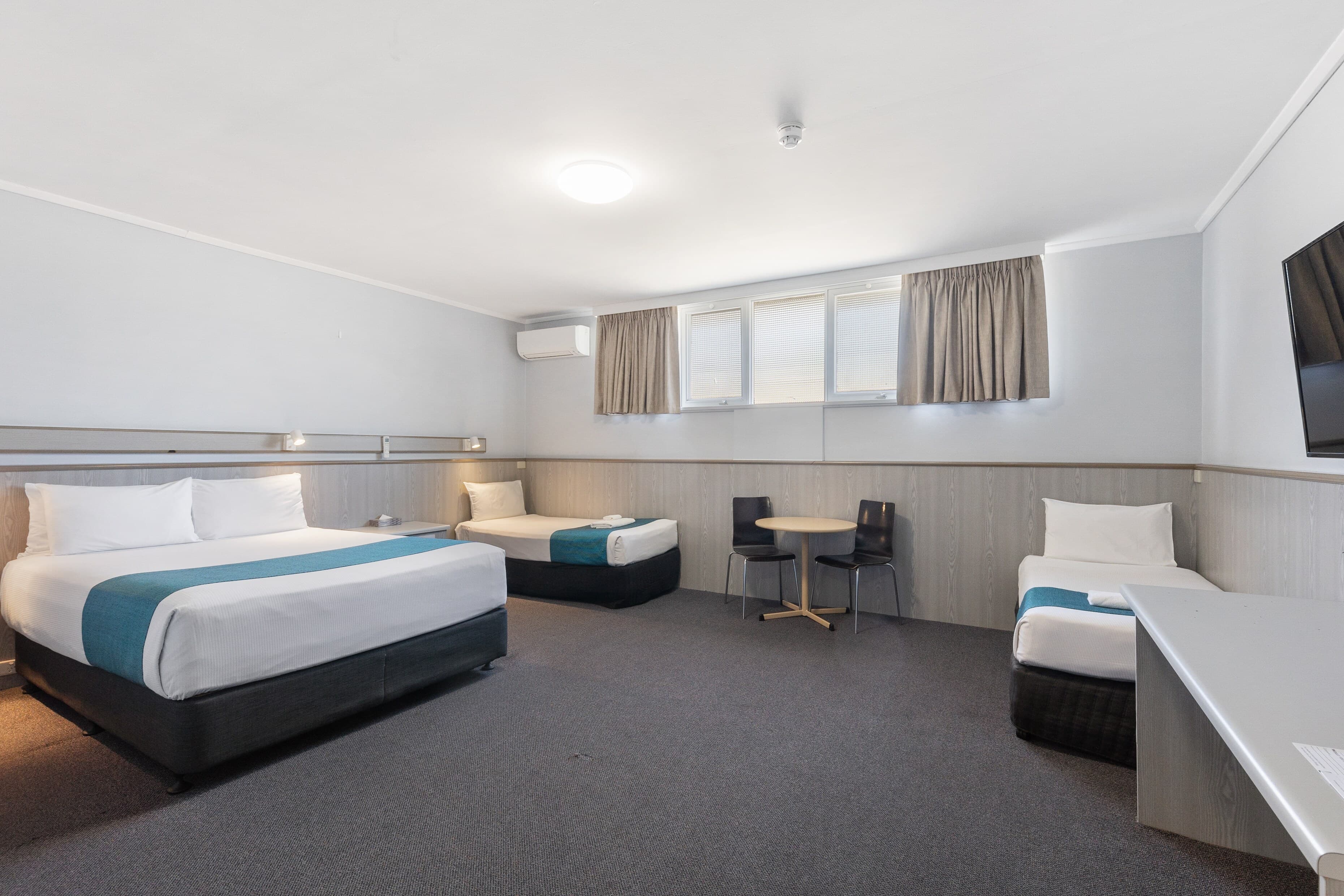 Comfort Inn Glenelg - Image 4