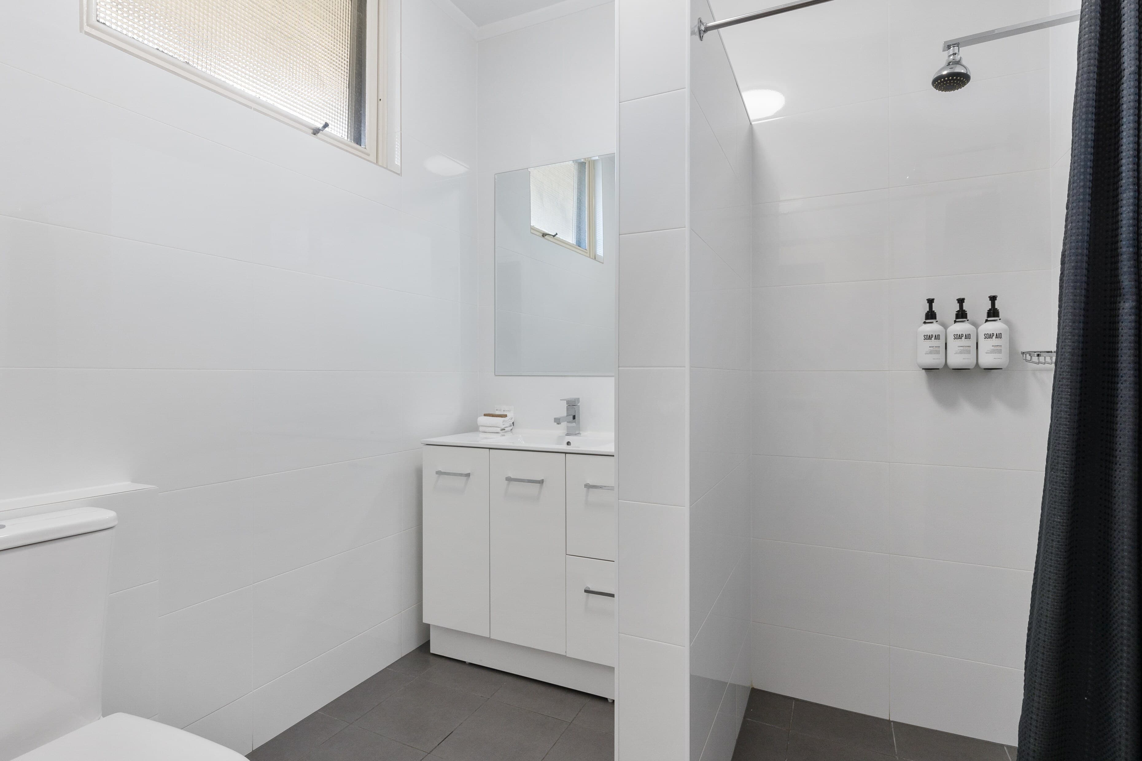 Comfort Inn Glenelg - Image 3