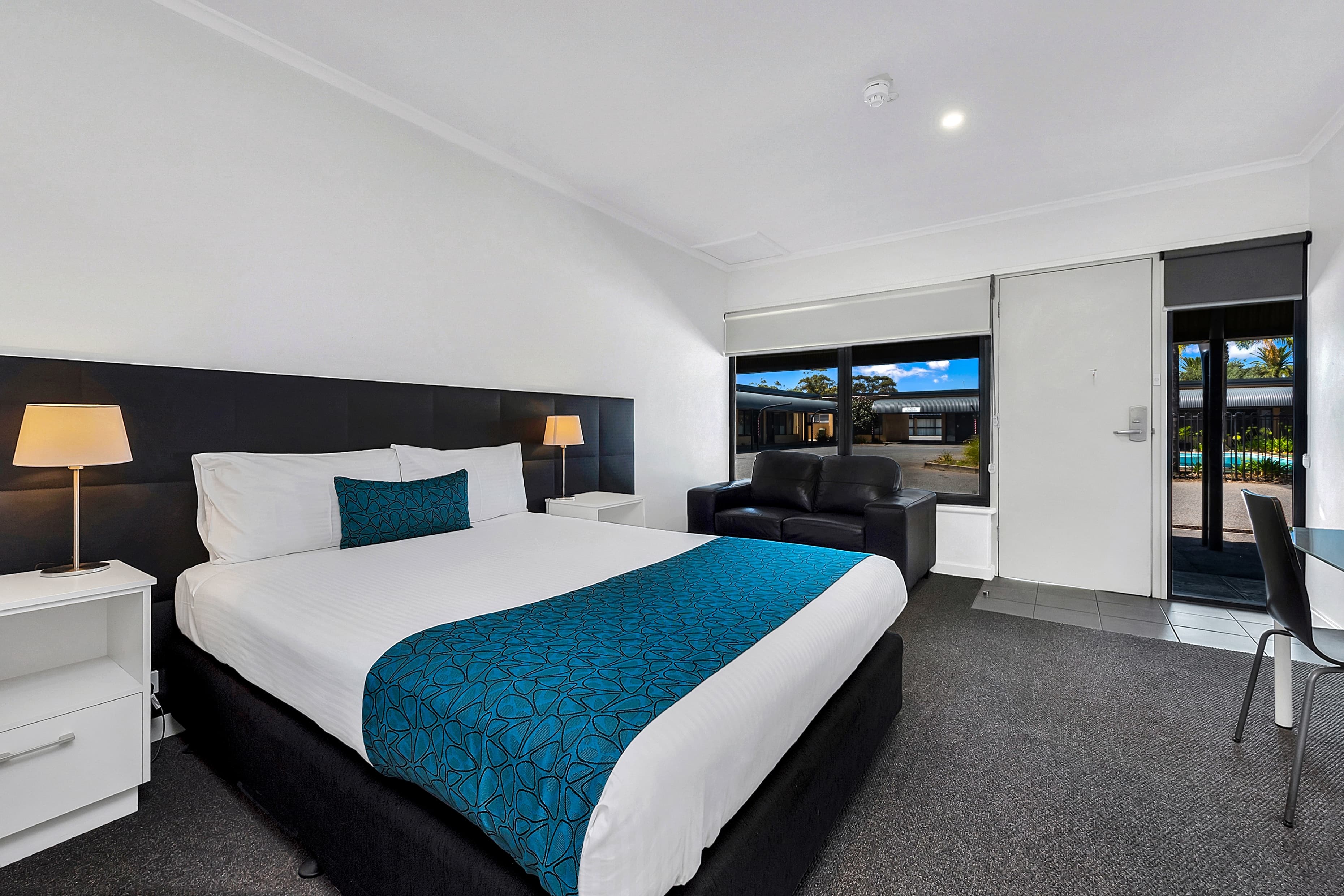 Comfort Inn & Suites Manhattan — 12