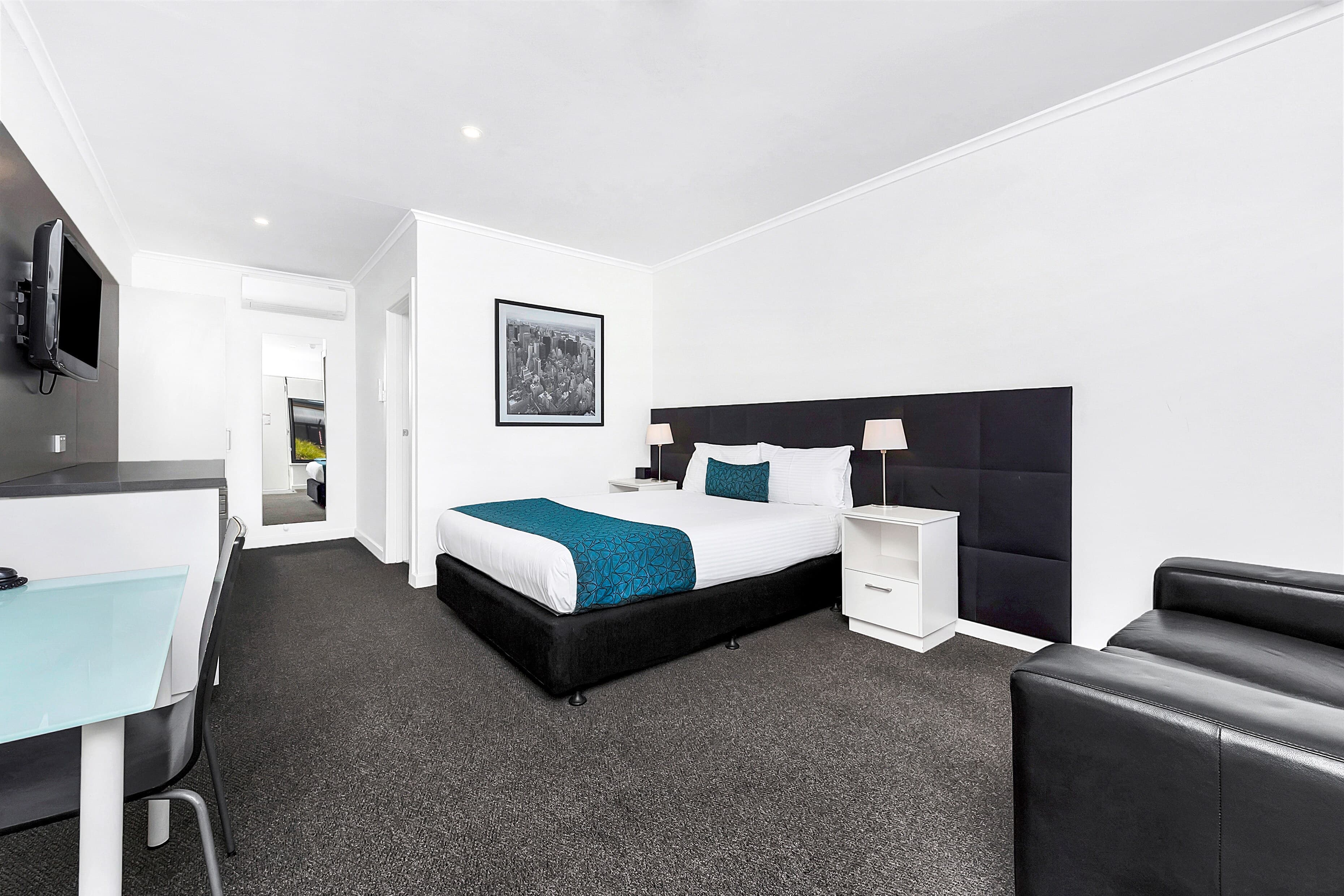 Comfort Inn & Suites Manhattan — 14