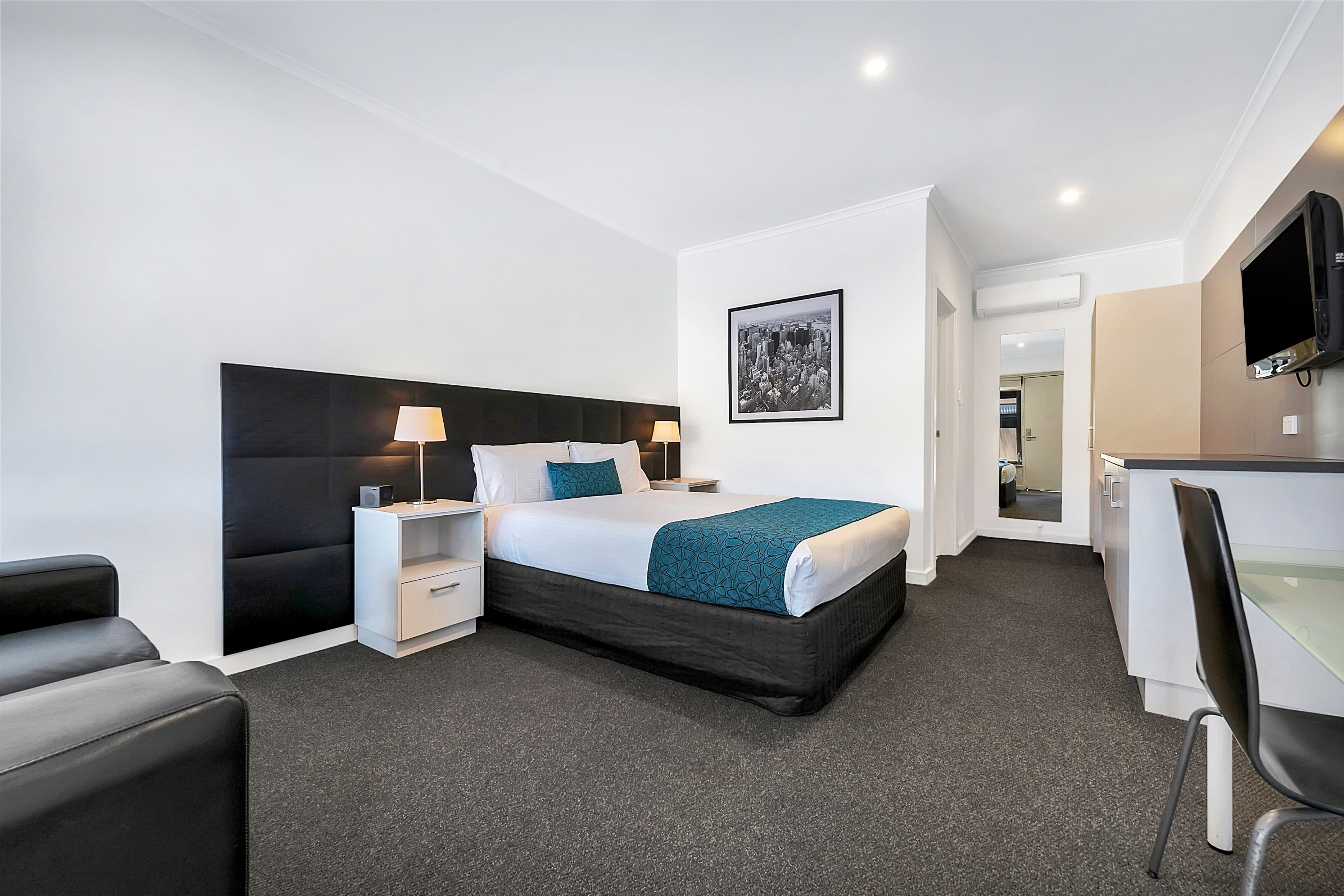 Comfort Inn & Suites Manhattan — 16