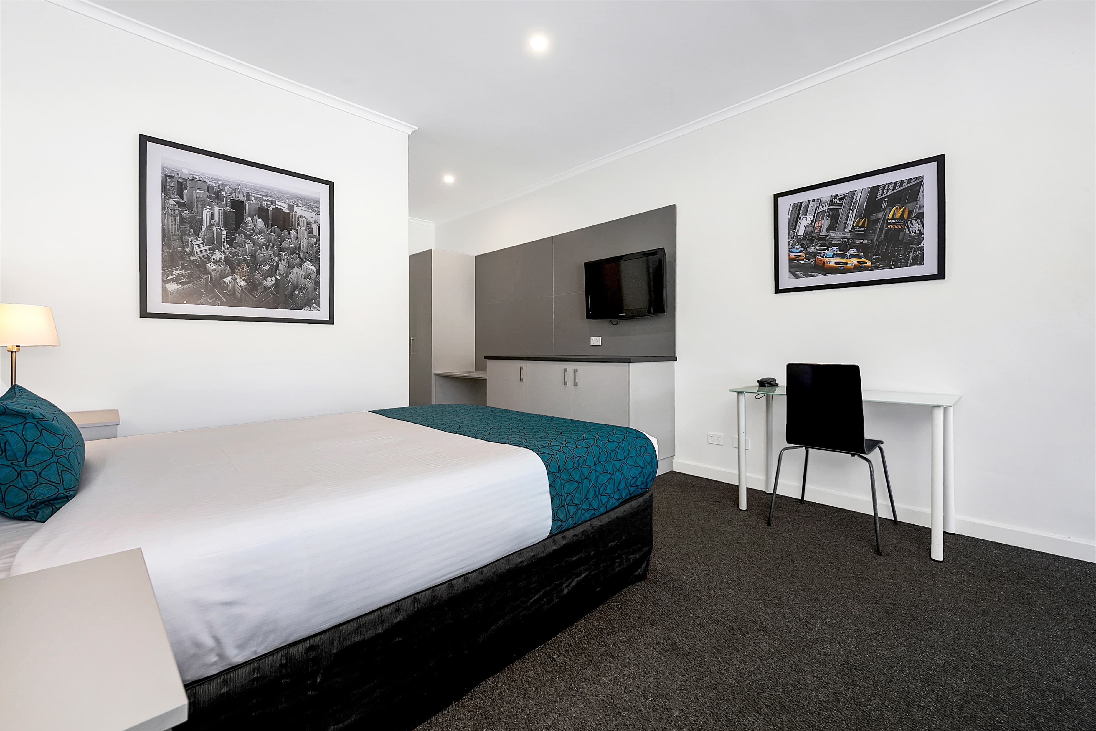 Comfort Inn & Suites Manhattan — 24