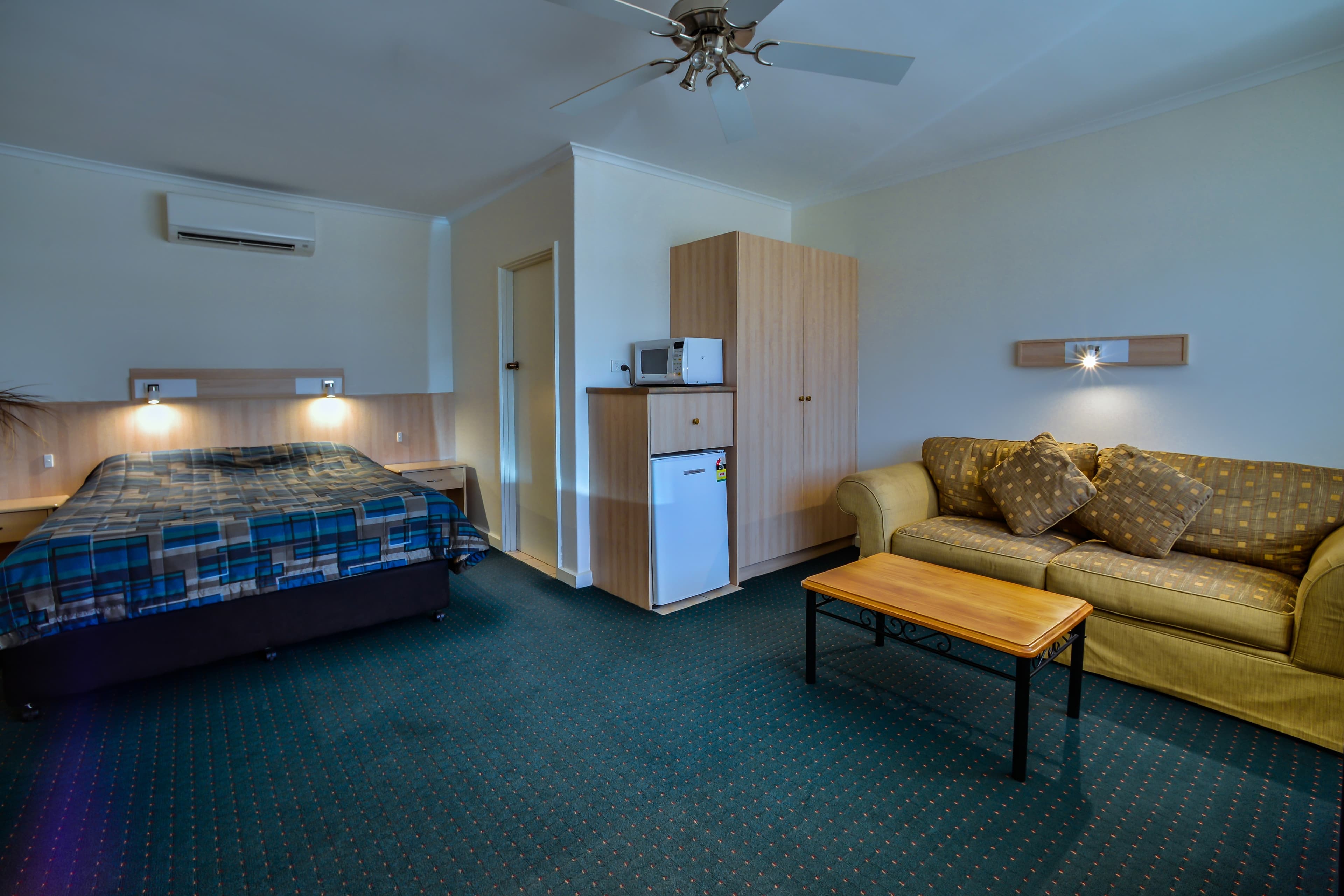 Comfort Inn & Suites Augusta Westside - Image 4