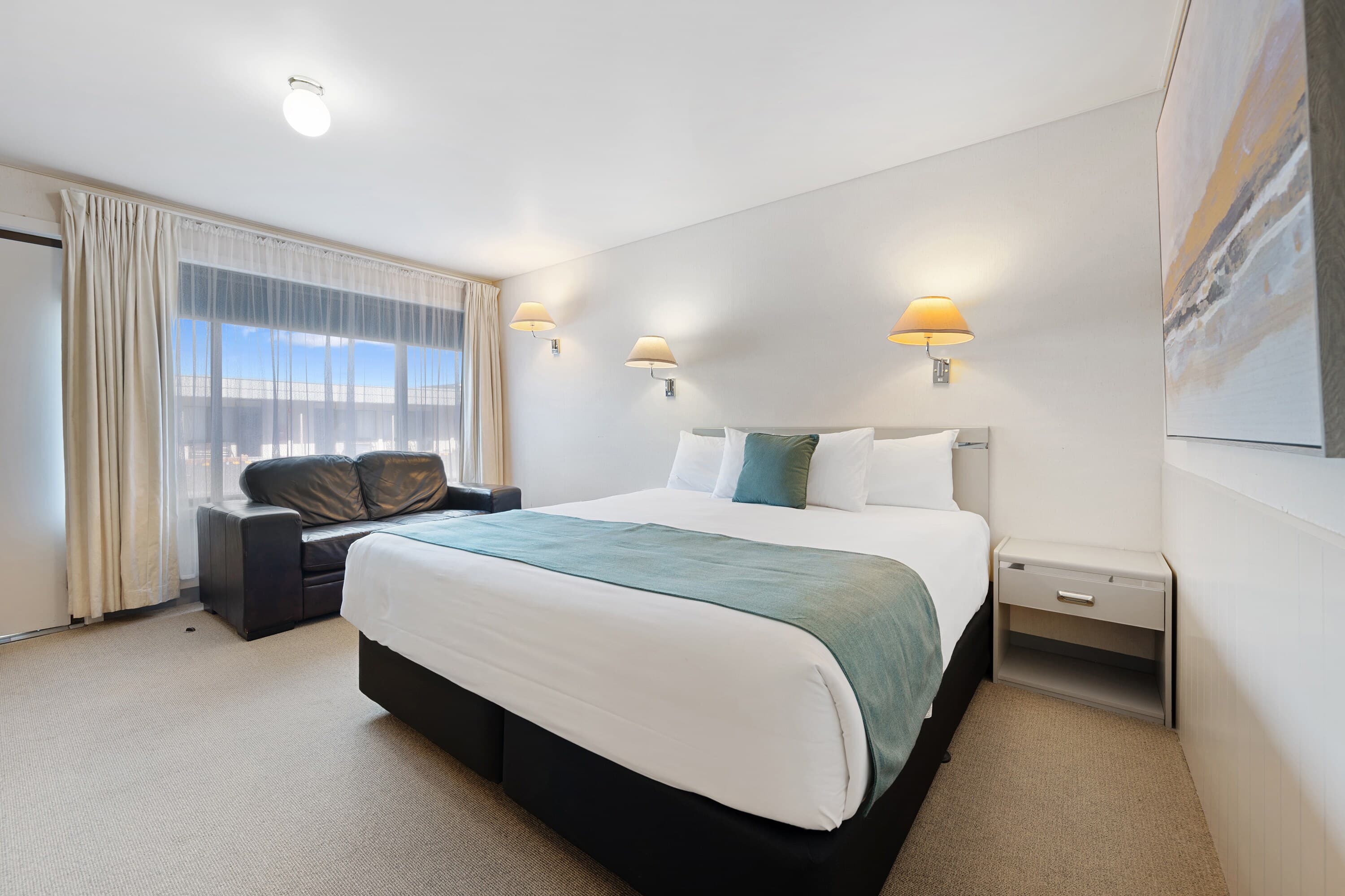 Comfort Inn Devonport - Image 4