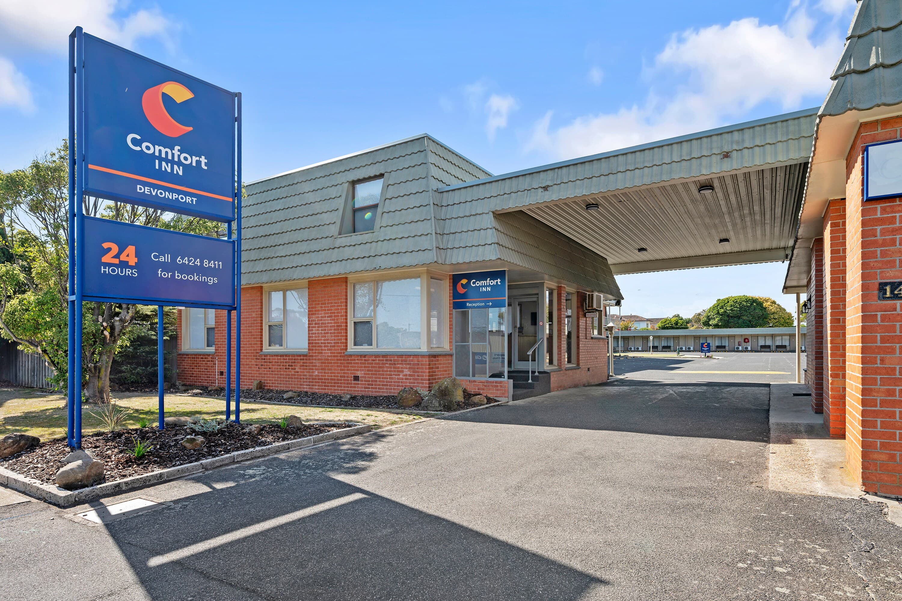 Comfort Inn Devonport - Image 1