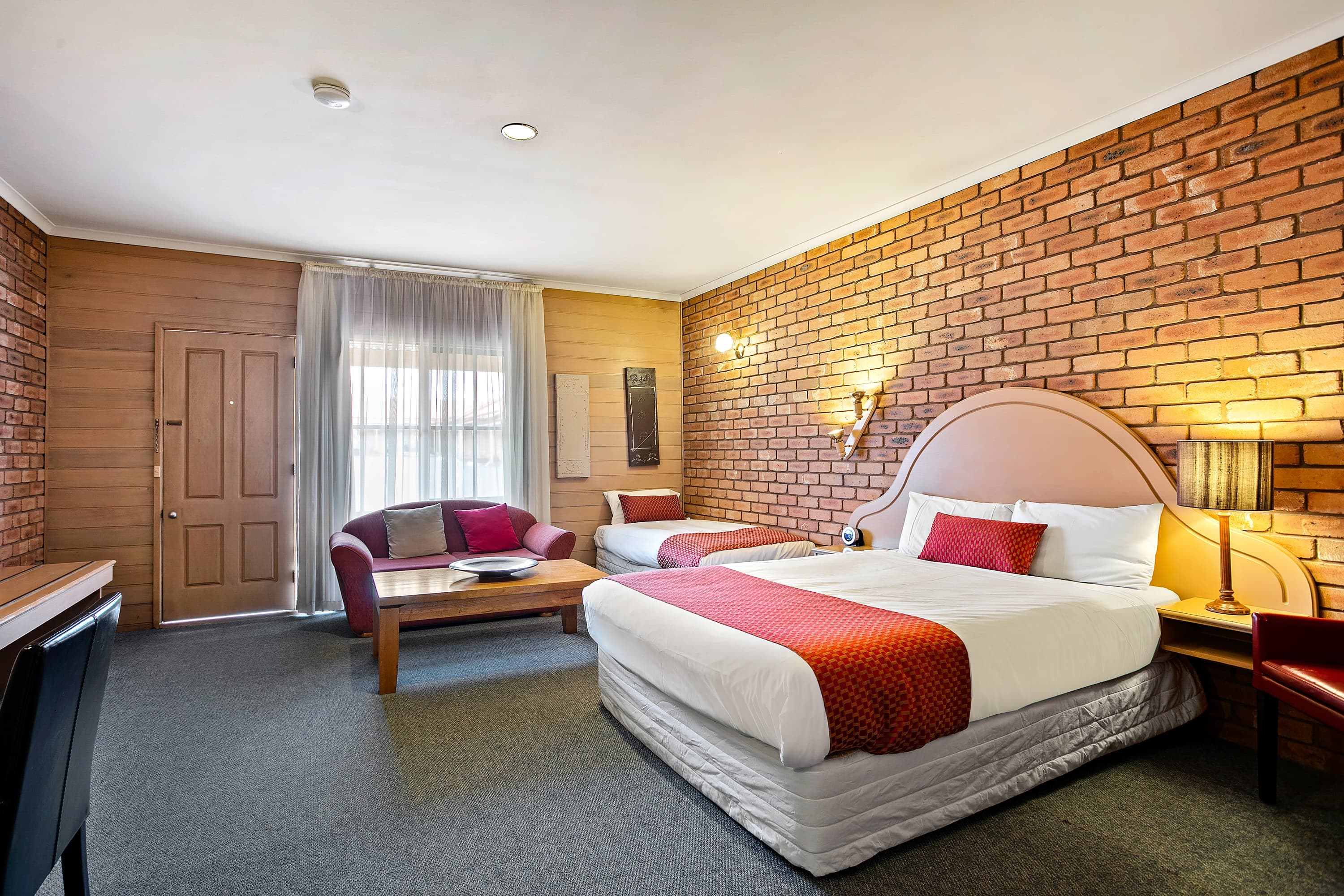 Quality Inn Colonial — 8
