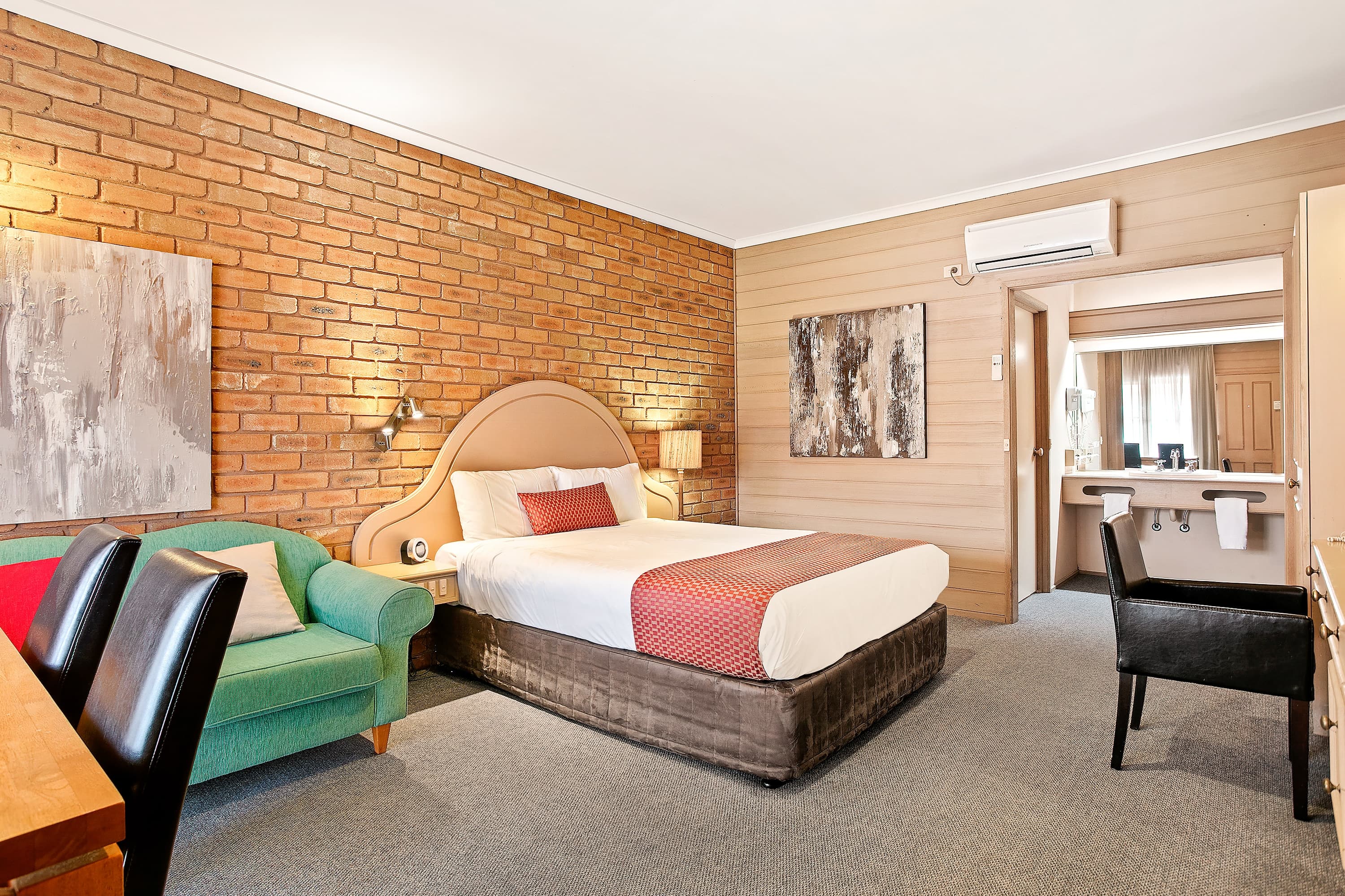 Quality Inn Colonial — 13