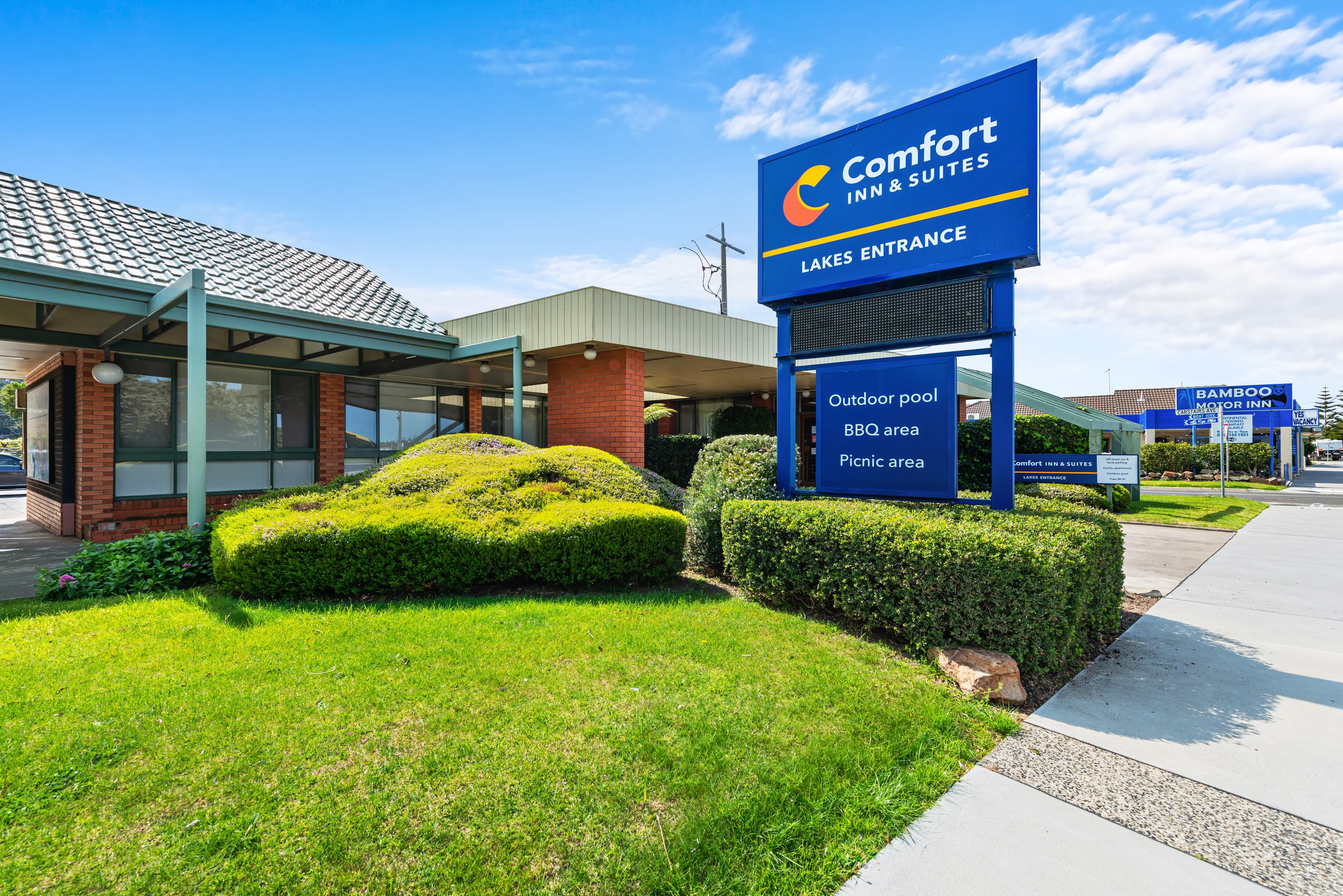 Comfort Inn & Suites Lakes Entrance - Image 1